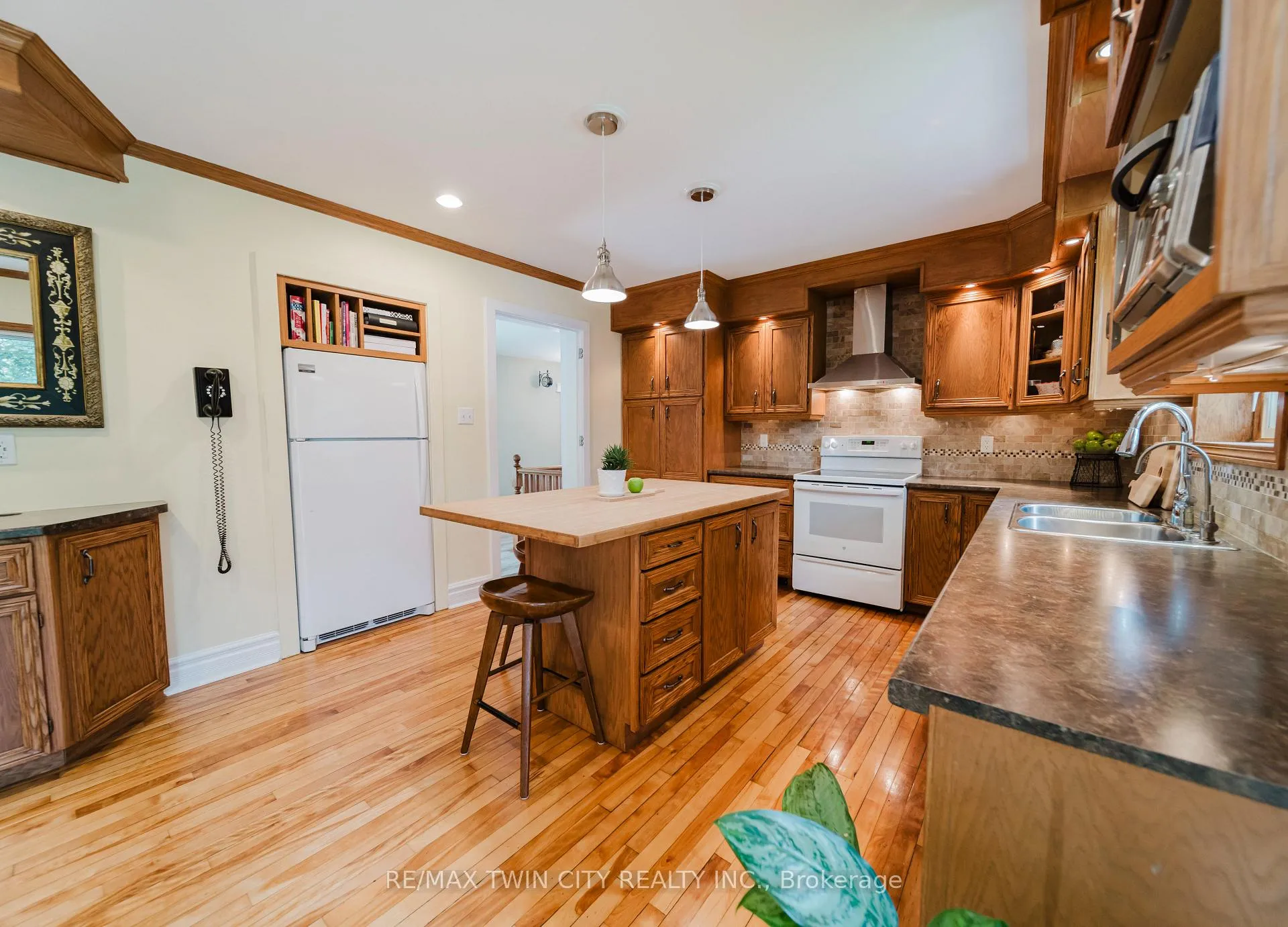 Photo 11 of 2870 Forest Road, Perth East, North Easthope — HOMEH