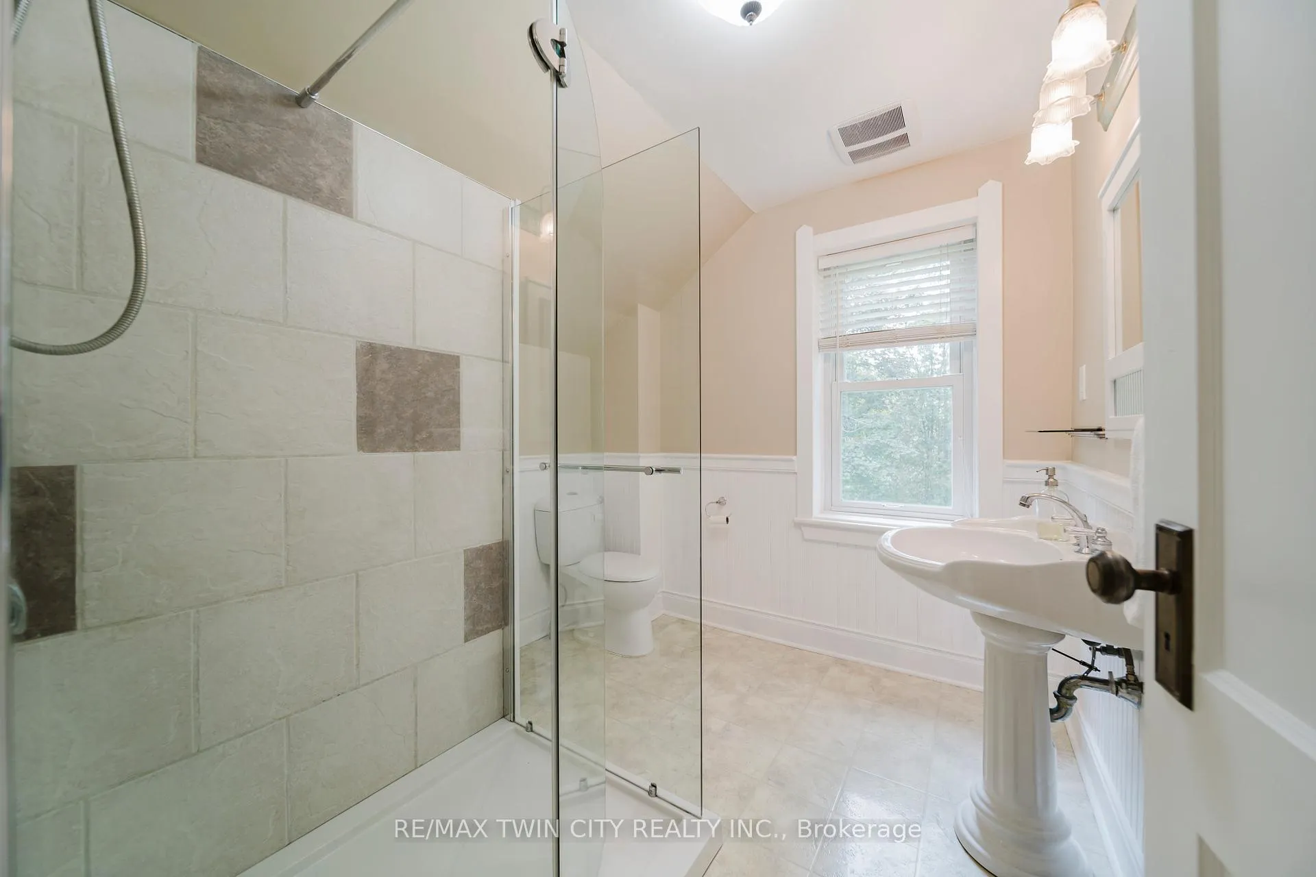 Photo 21 of 2870 Forest Road, Perth East, North Easthope — HOMEH