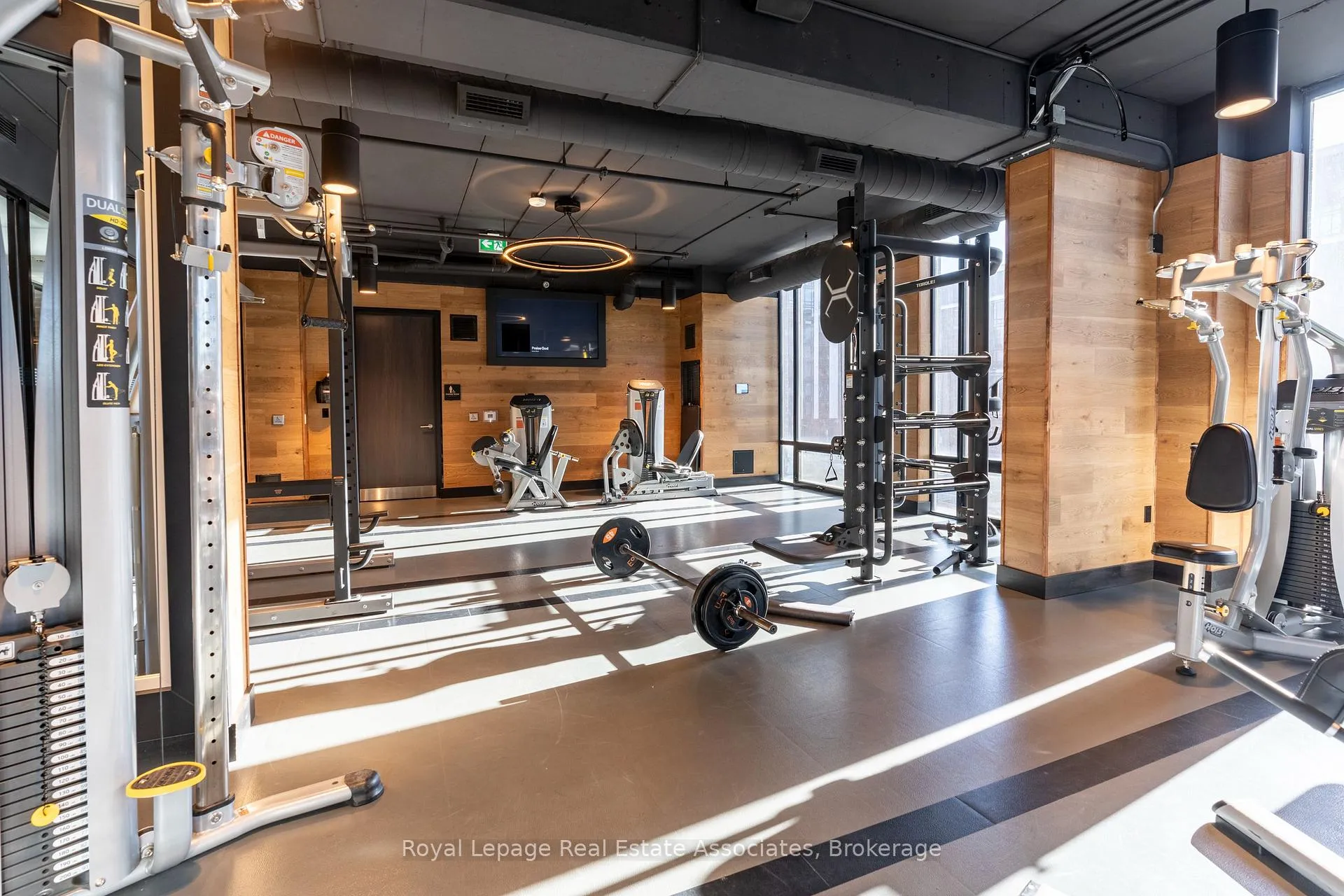 Photo 5 of Unit 1412, 145 Columbia Street W, Waterloo — HOMEH