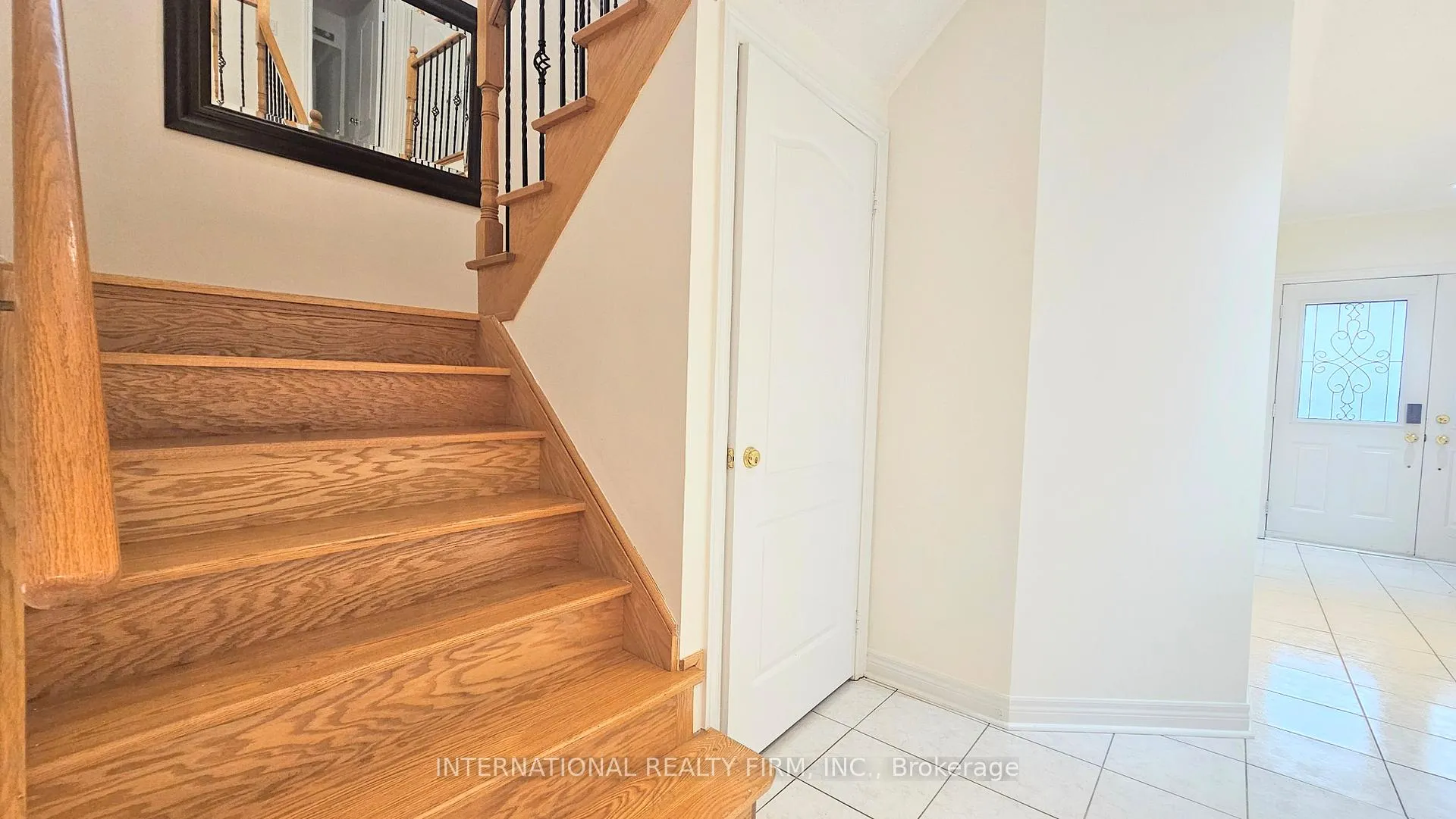 Photo 11 of 195 Warwick Crescent, Newmarket, Summerhill Estates — HOMEH