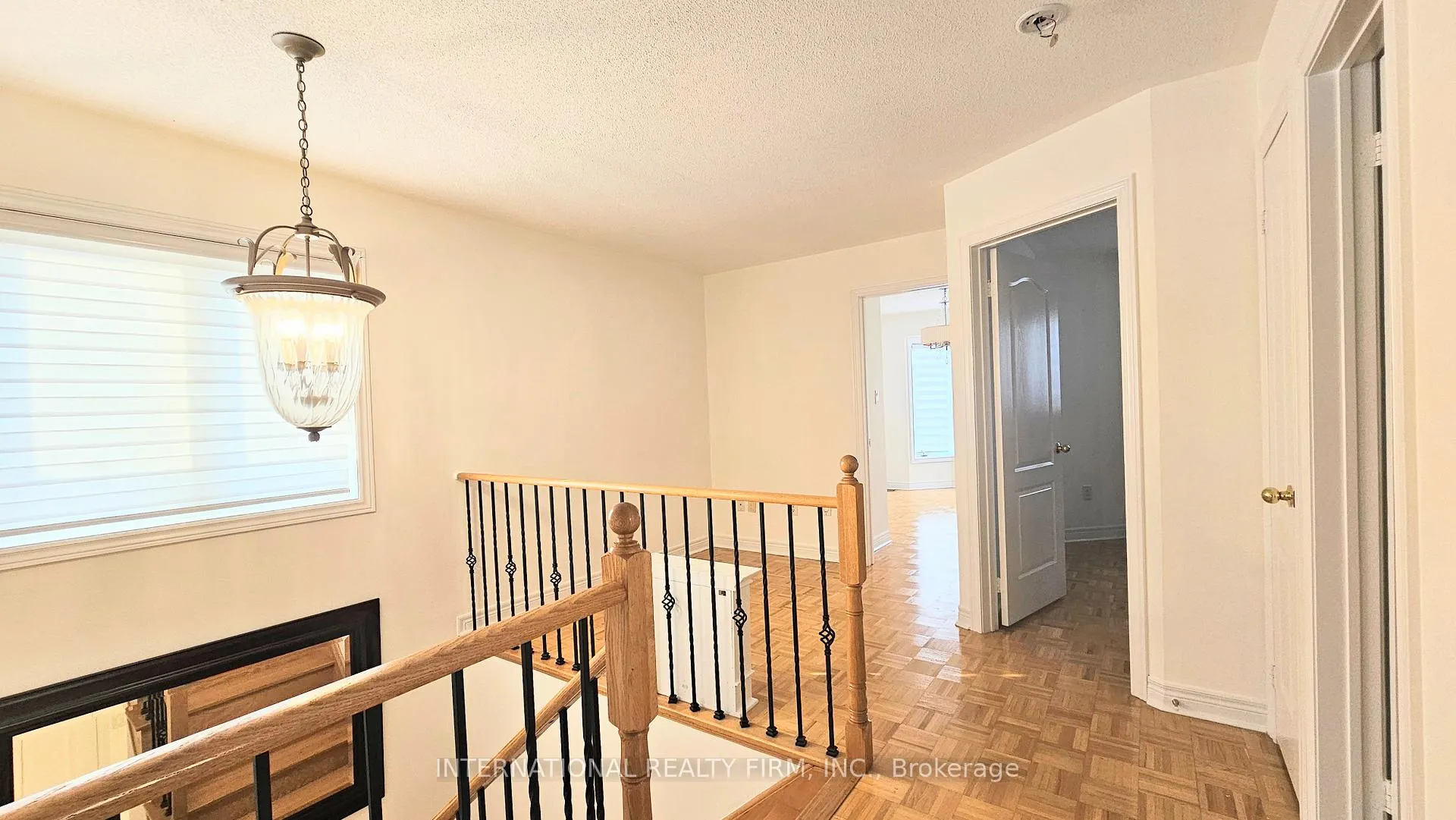 Photo 13 of 195 Warwick Crescent, Newmarket, Summerhill Estates — HOMEH