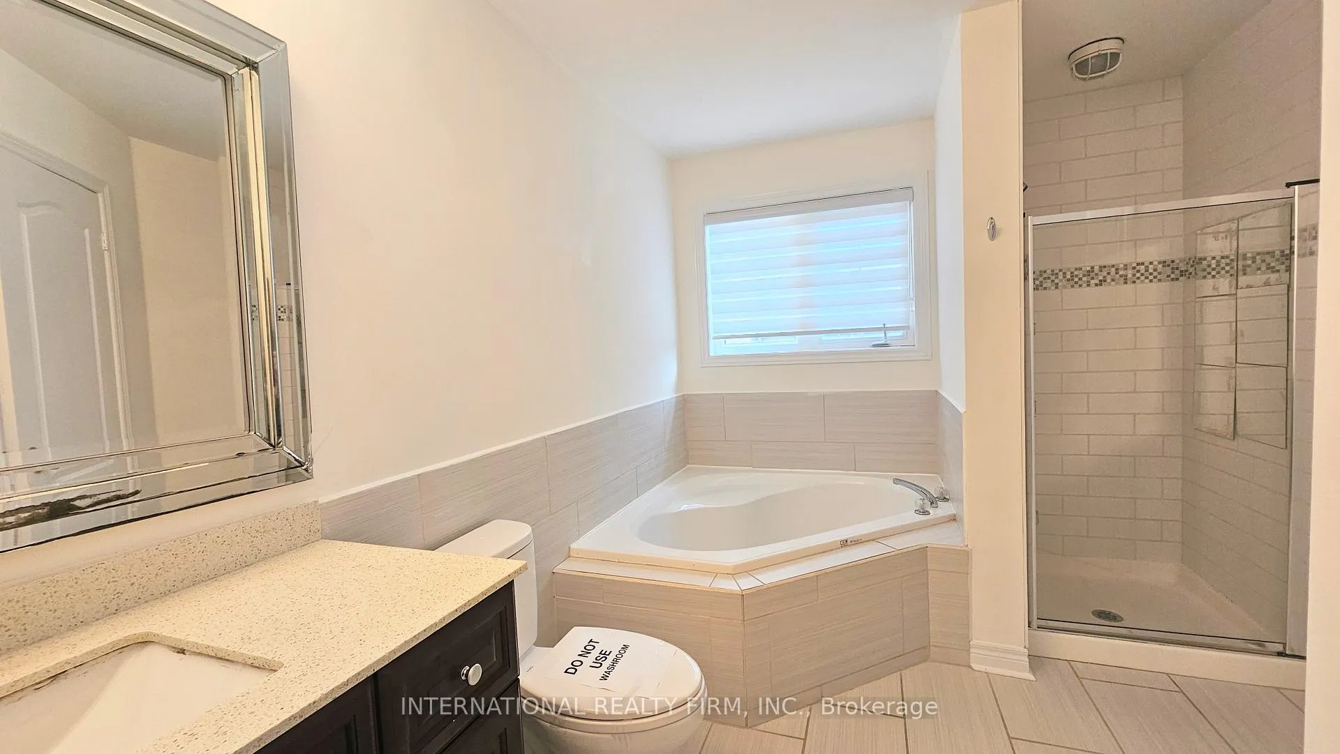 Photo 16 of 195 Warwick Crescent, Newmarket, Summerhill Estates — HOMEH