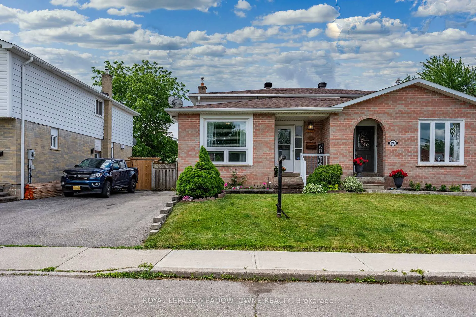 Front of 390A Guelph Street