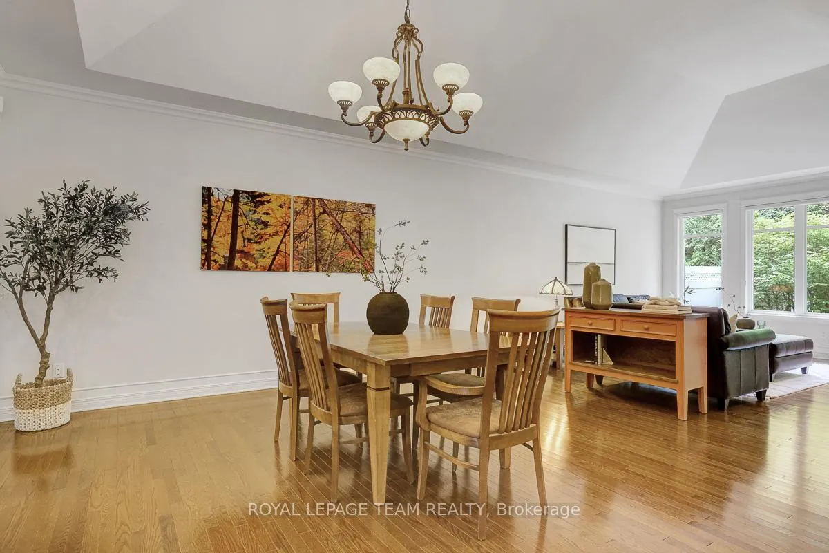 Photo 10 of 126 Solera Circle, Ottawa, Hunt Club Park/Greenboro — HOMEH