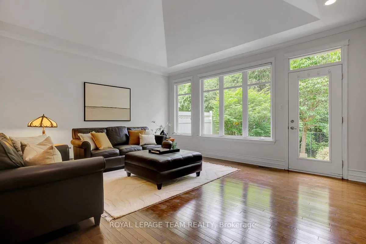 Photo 13 of 126 Solera Circle, Ottawa, Hunt Club Park/Greenboro — HOMEH