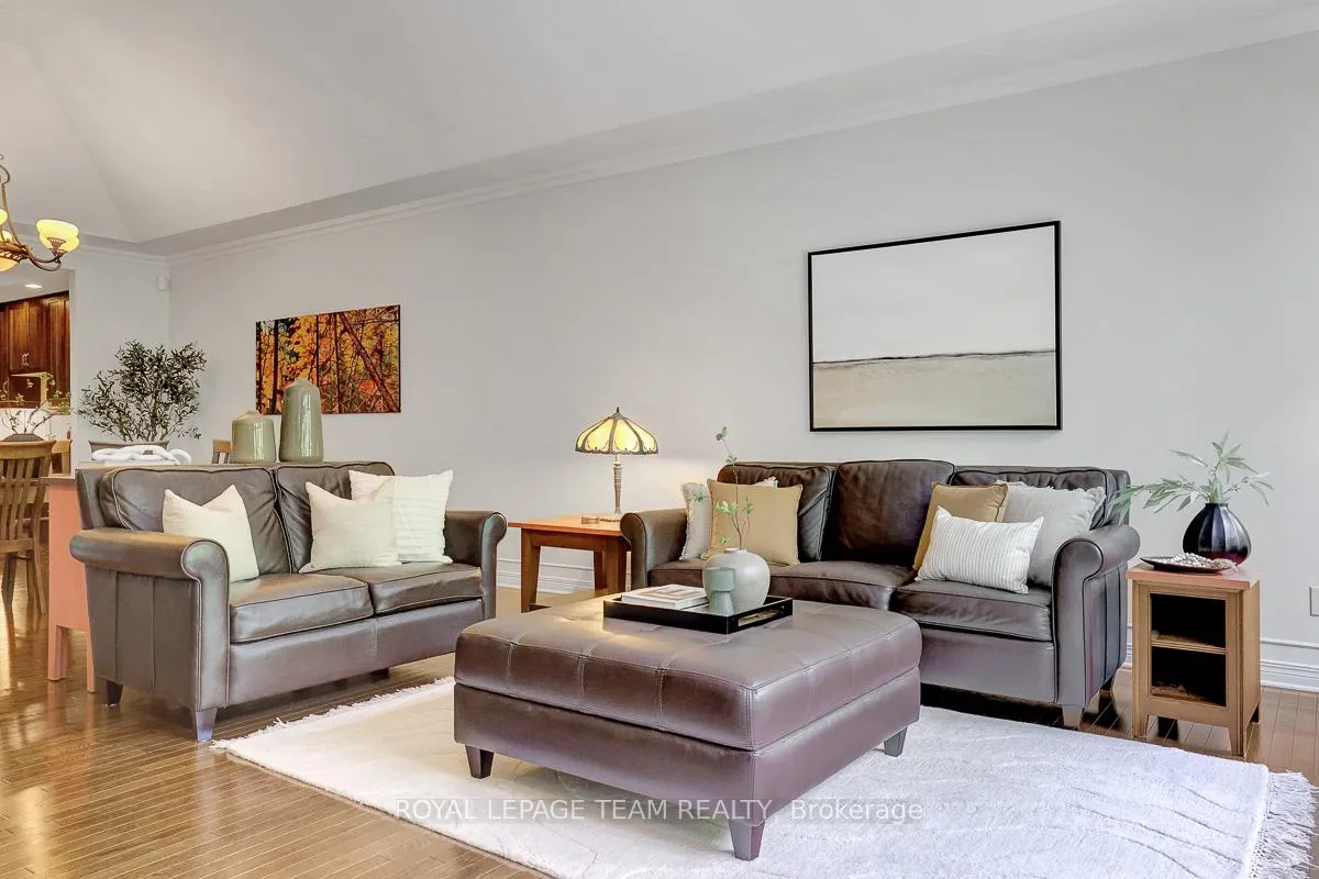 Photo 14 of 126 Solera Circle, Ottawa, Hunt Club Park/Greenboro — HOMEH