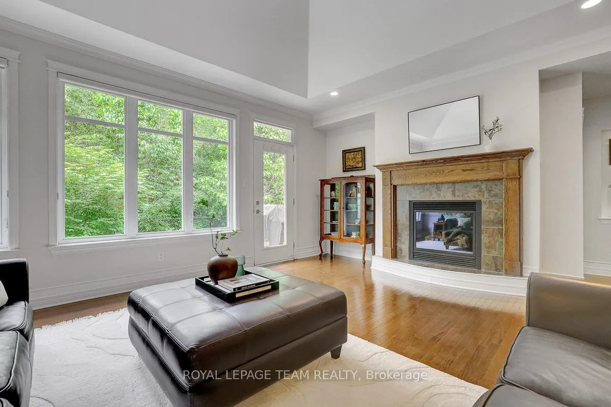 Photo 16 of 126 Solera Circle, Ottawa, Hunt Club Park/Greenboro — HOMEH