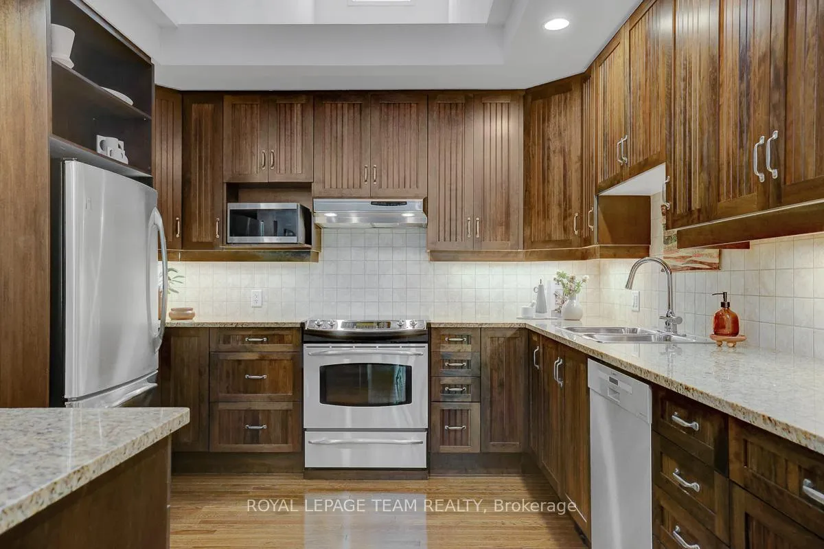 Photo 17 of 126 Solera Circle, Ottawa, Hunt Club Park/Greenboro — HOMEH