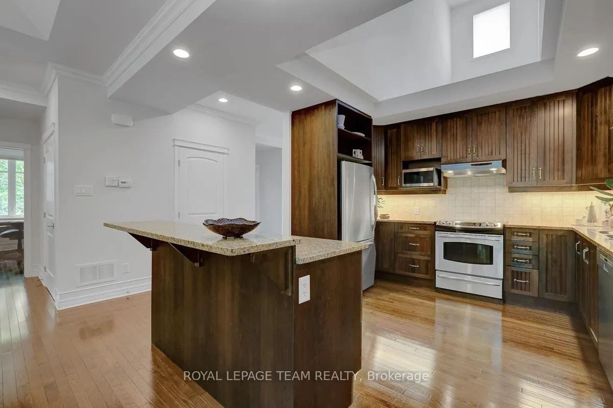 Photo 18 of 126 Solera Circle, Ottawa, Hunt Club Park/Greenboro — HOMEH
