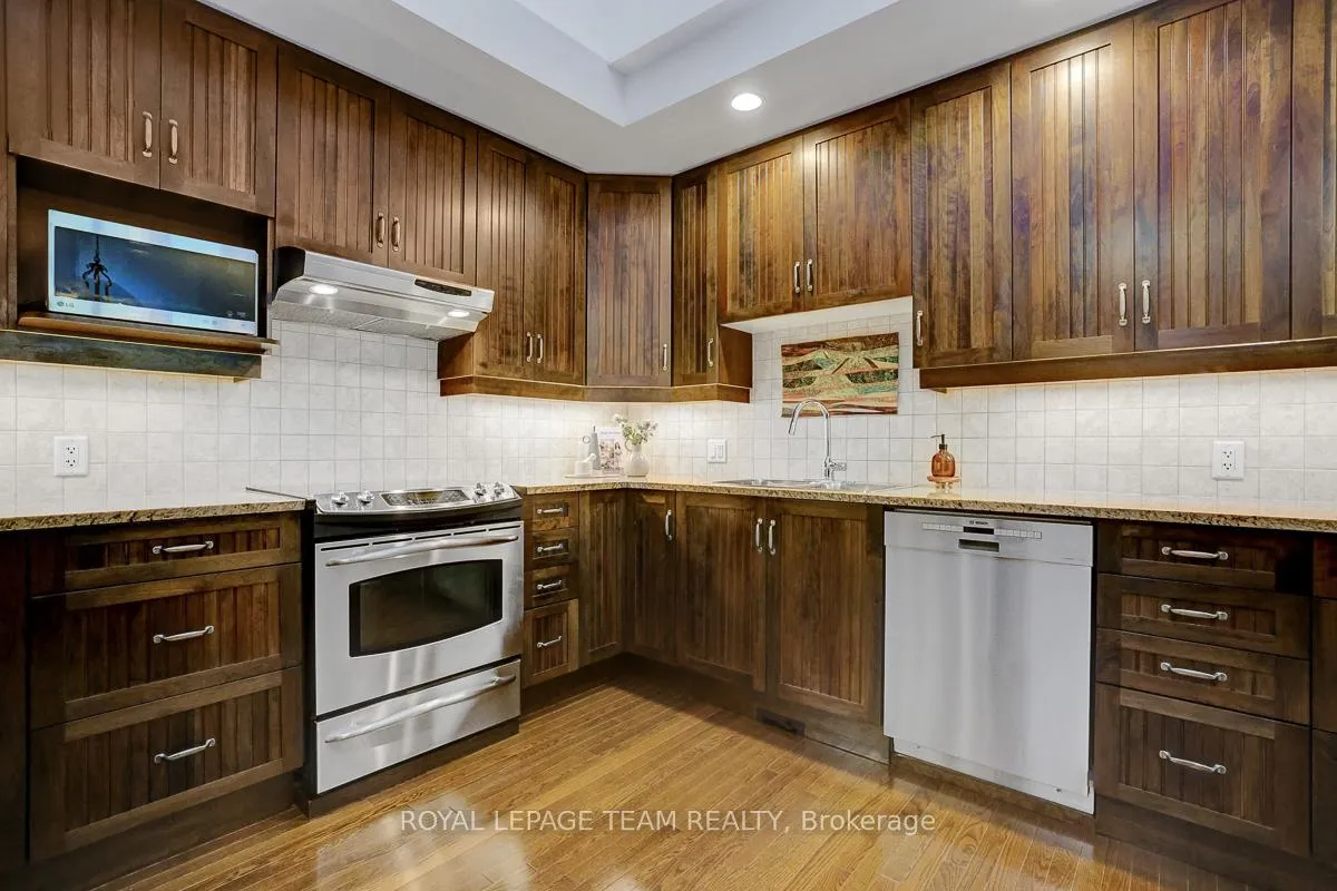 Photo 19 of 126 Solera Circle, Ottawa, Hunt Club Park/Greenboro — HOMEH