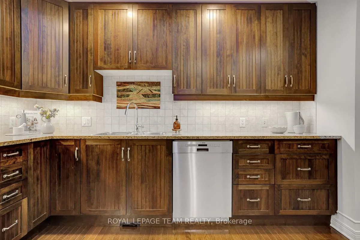 Photo 20 of 126 Solera Circle, Ottawa, Hunt Club Park/Greenboro — HOMEH