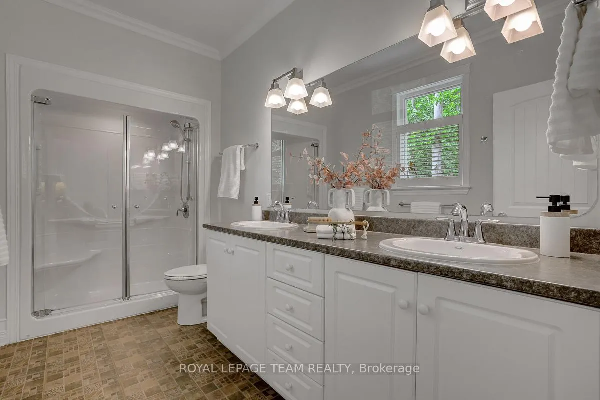 Photo 24 of 126 Solera Circle, Ottawa, Hunt Club Park/Greenboro — HOMEH