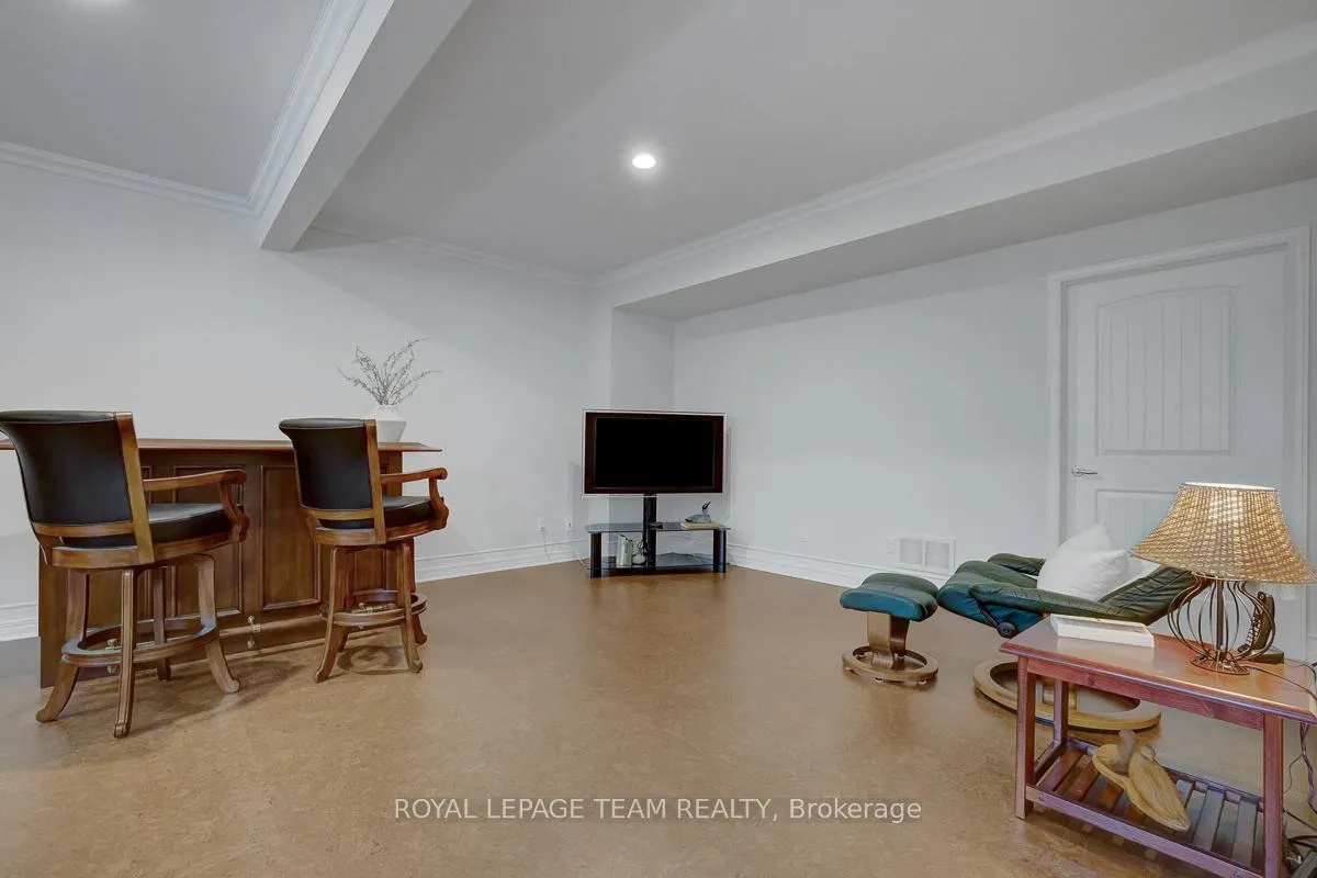 Photo 30 of 126 Solera Circle, Ottawa, Hunt Club Park/Greenboro — HOMEH