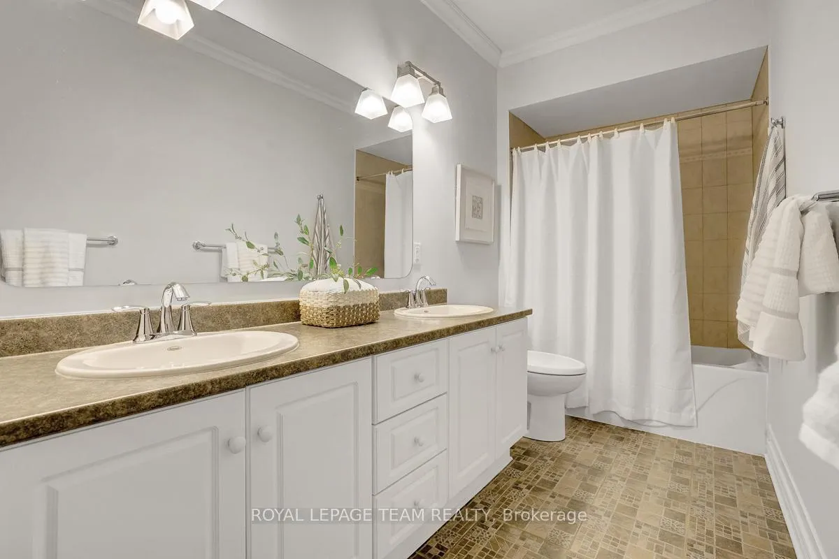 Photo 37 of 126 Solera Circle, Ottawa, Hunt Club Park/Greenboro — HOMEH