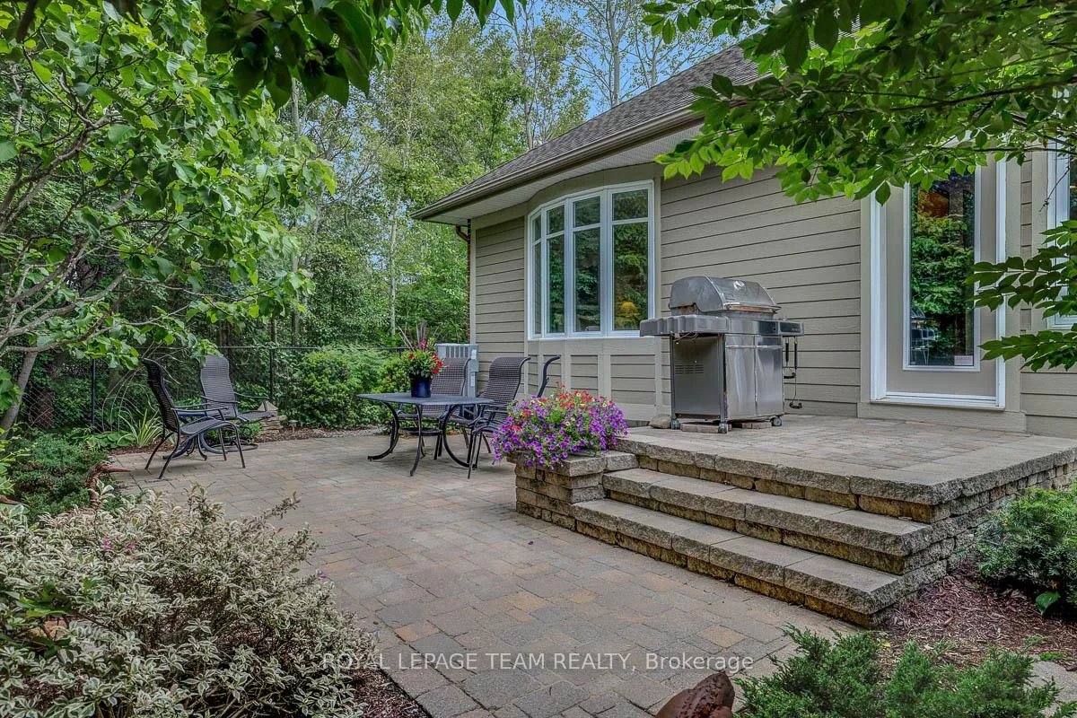 Photo 40 of 126 Solera Circle, Ottawa, Hunt Club Park/Greenboro — HOMEH