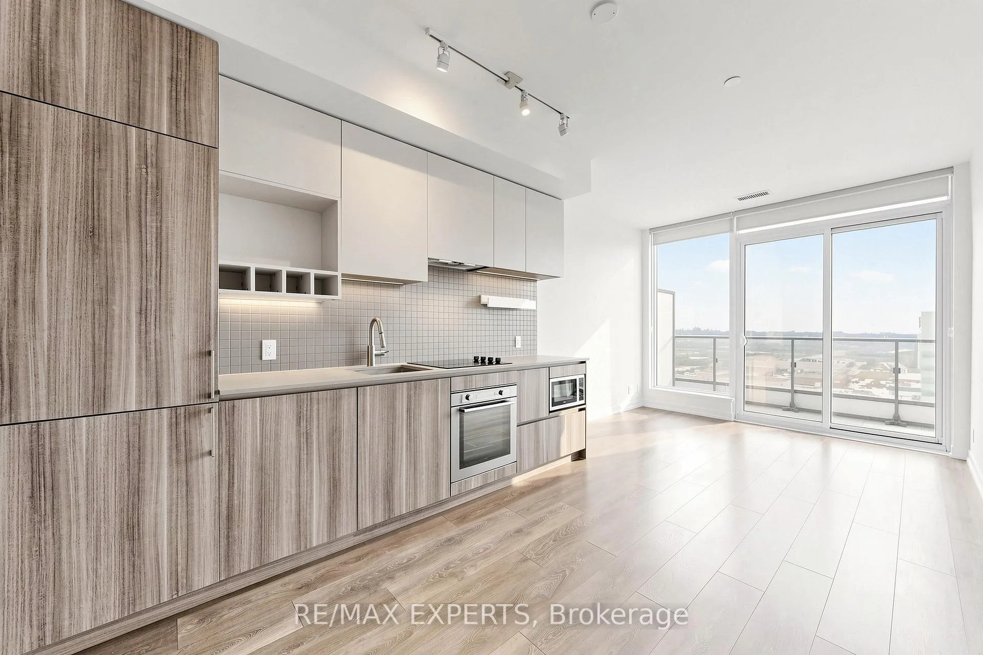 Photo 7 of Unit 2307, 5 Buttermill Avenue, Vaughan, Vaughan Corporate Centre — HOMEH