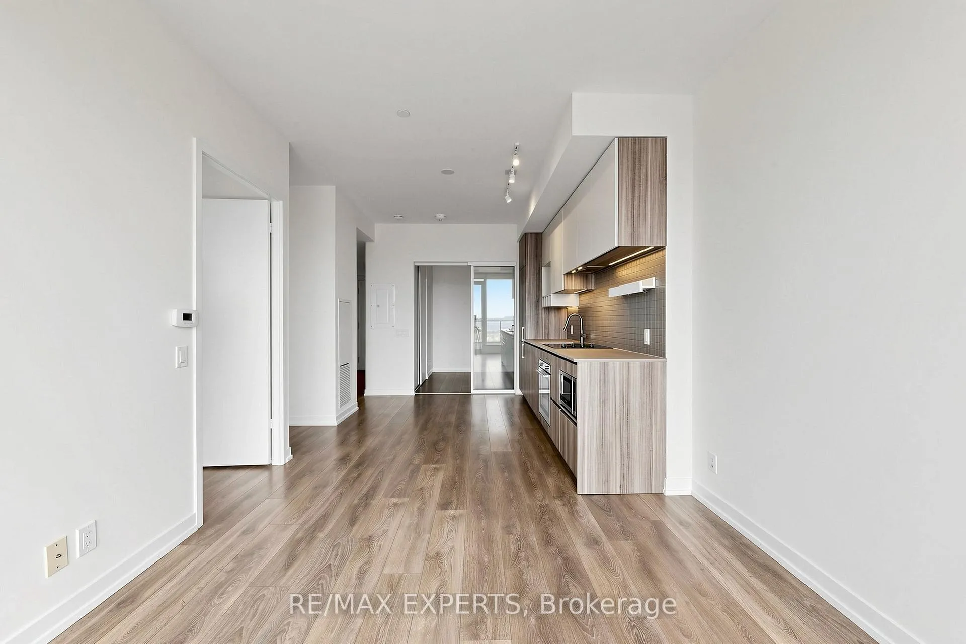 Photo 8 of Unit 2307, 5 Buttermill Avenue, Vaughan, Vaughan Corporate Centre — HOMEH