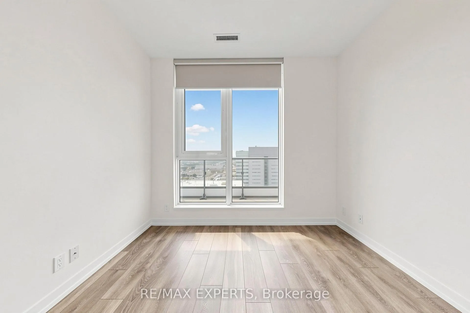 Photo 13 of Unit 2307, 5 Buttermill Avenue, Vaughan, Vaughan Corporate Centre — HOMEH
