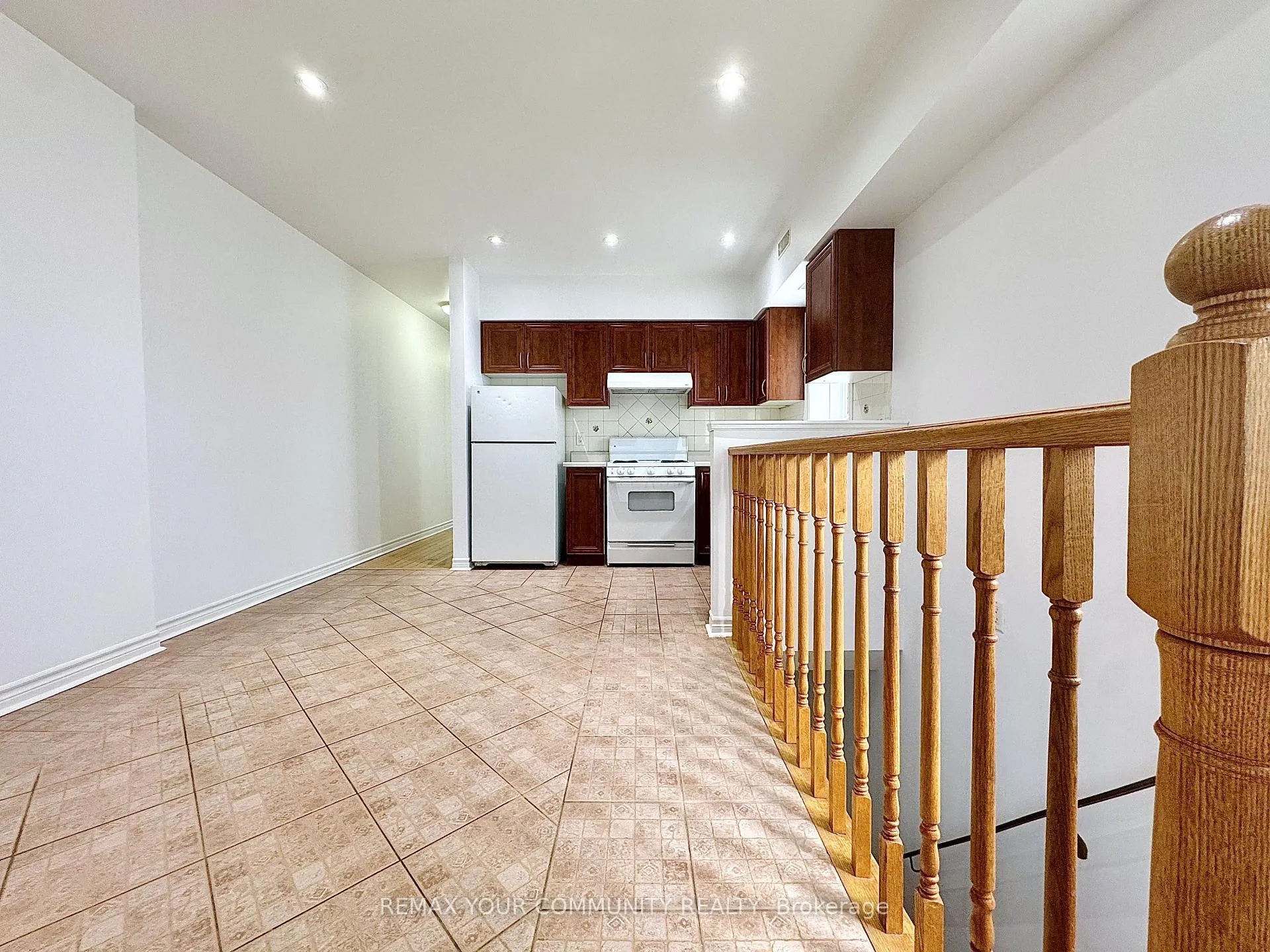 Photo 1 of Unit Unit 3, 2415 Dundas Street W, Toronto, High Park North — HOMEH