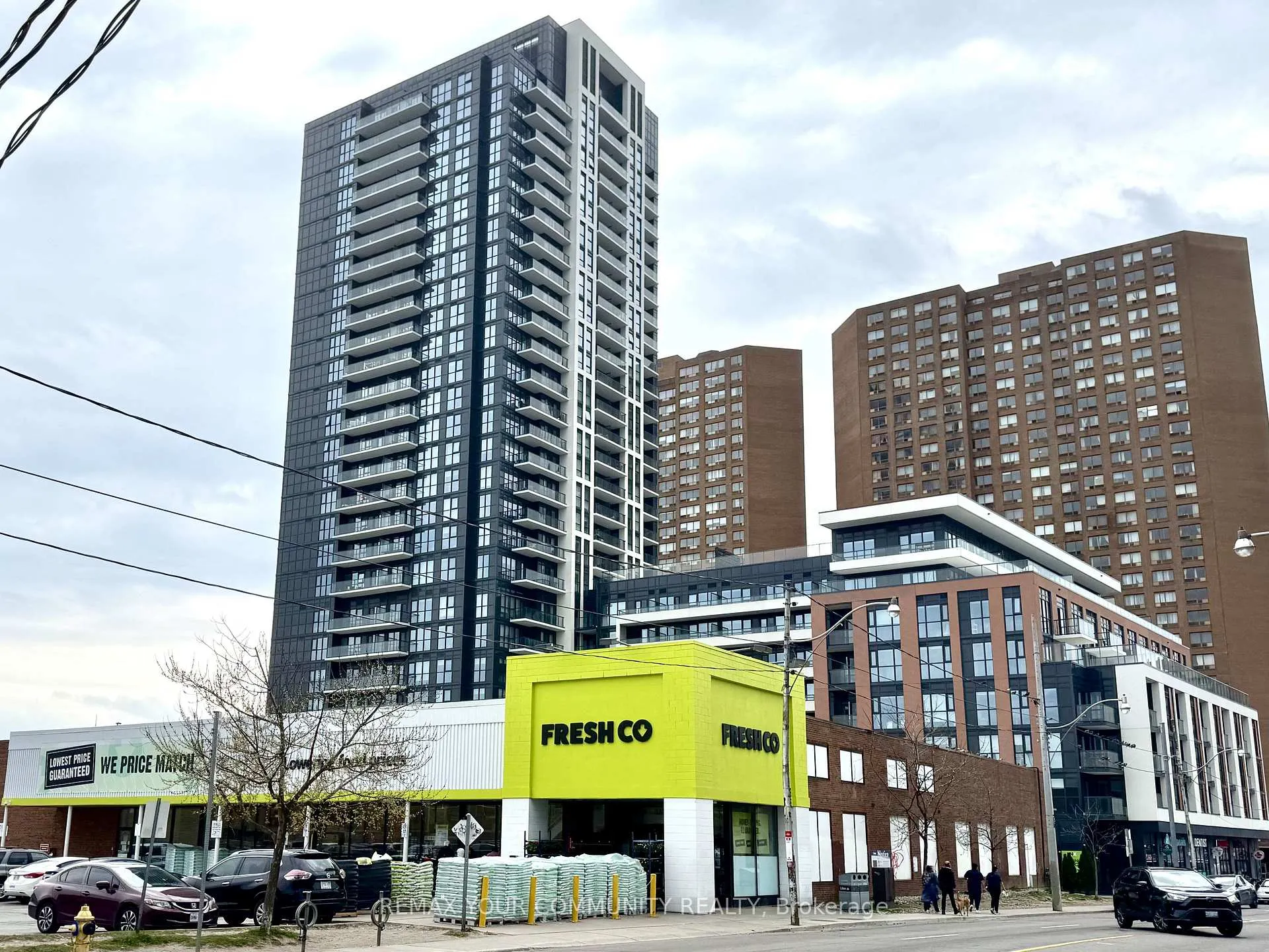 Photo 17 of Unit Unit 3, 2415 Dundas Street W, Toronto, High Park North — HOMEH