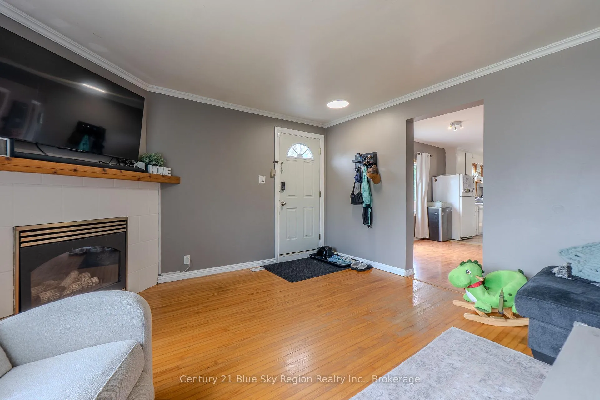 Photo 4 of 773 Worthington Street E, North Bay, Central — HOMEH