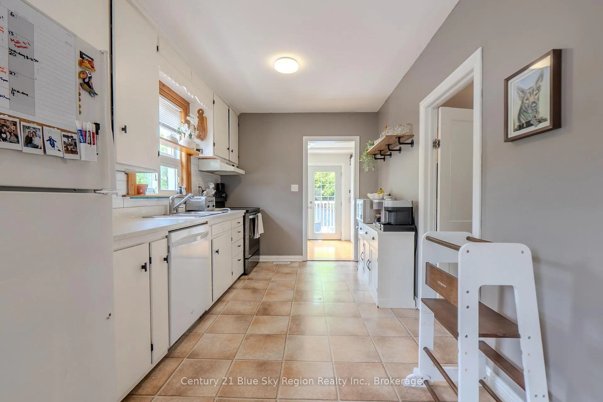 Photo 10 of 773 Worthington Street E, North Bay, Central — HOMEH