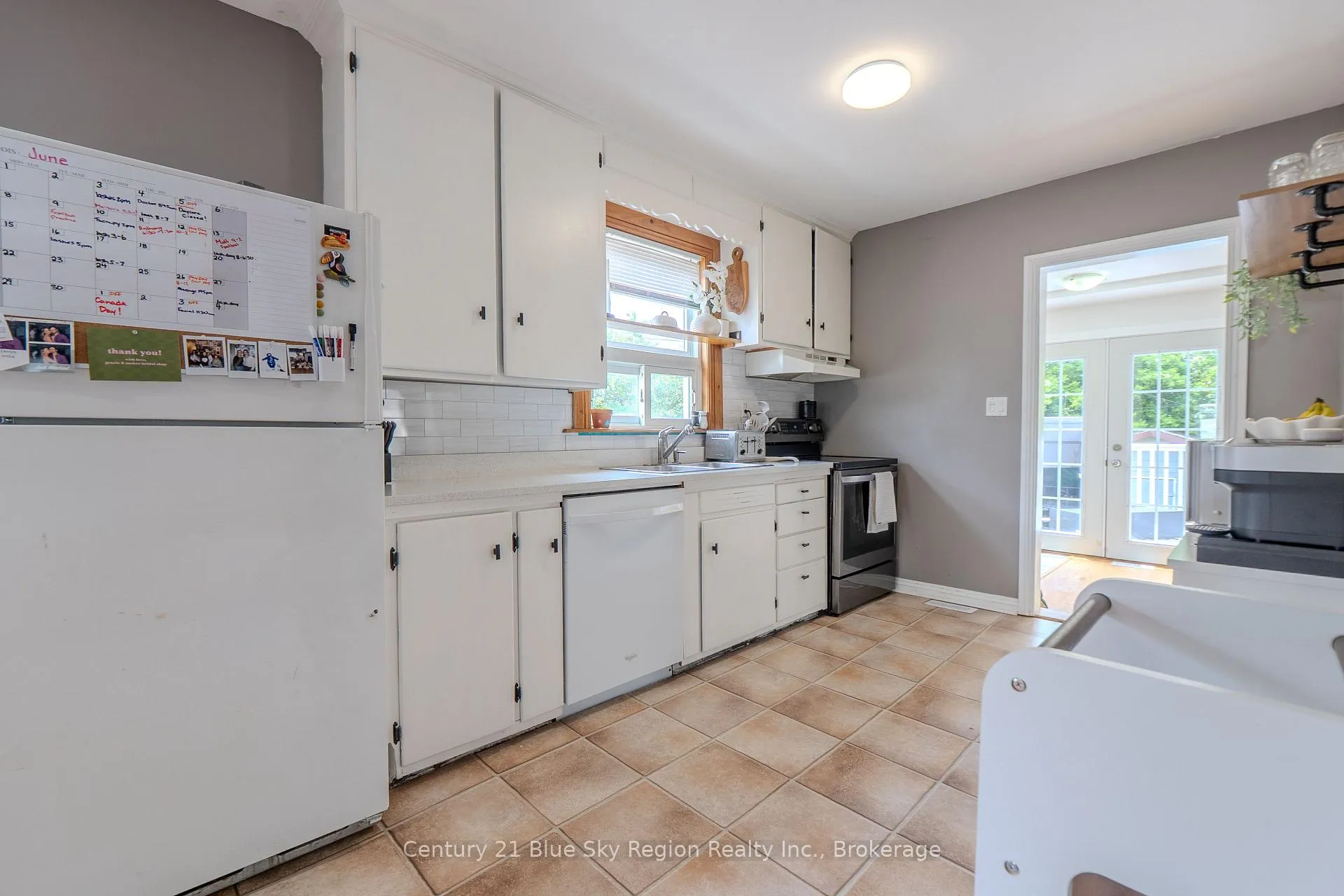 Photo 11 of 773 Worthington Street E, North Bay, Central — HOMEH