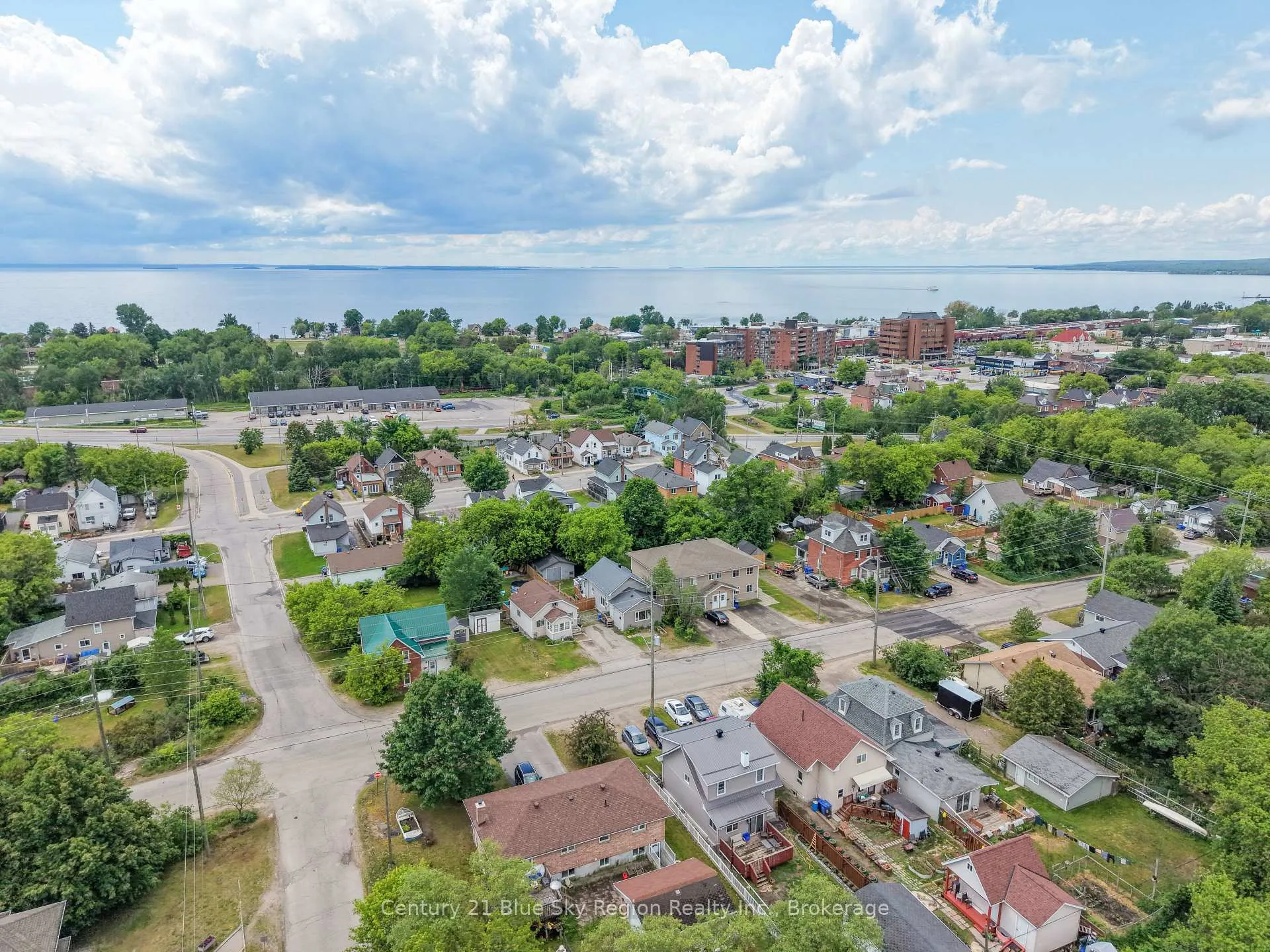 Photo 35 of 773 Worthington Street E, North Bay, Central — HOMEH