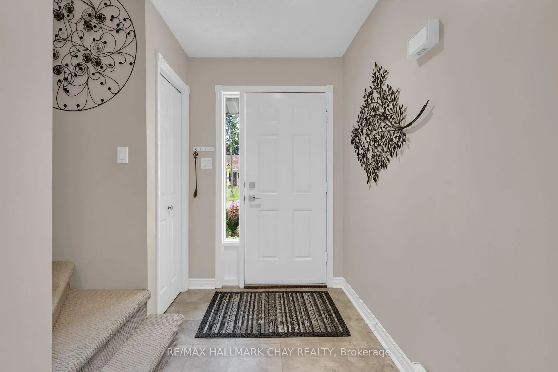 Photo 3 of 333 James Street W, Gravenhurst, Muskoka (S) — HOMEH