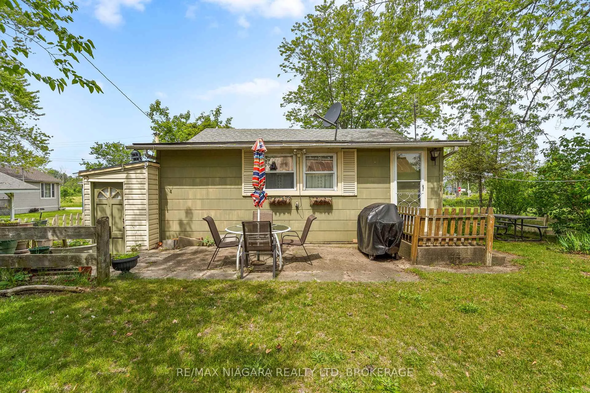Photo 2 of 12211 Lakeshore Road, Wainfleet, Lakeshore — HOMEH