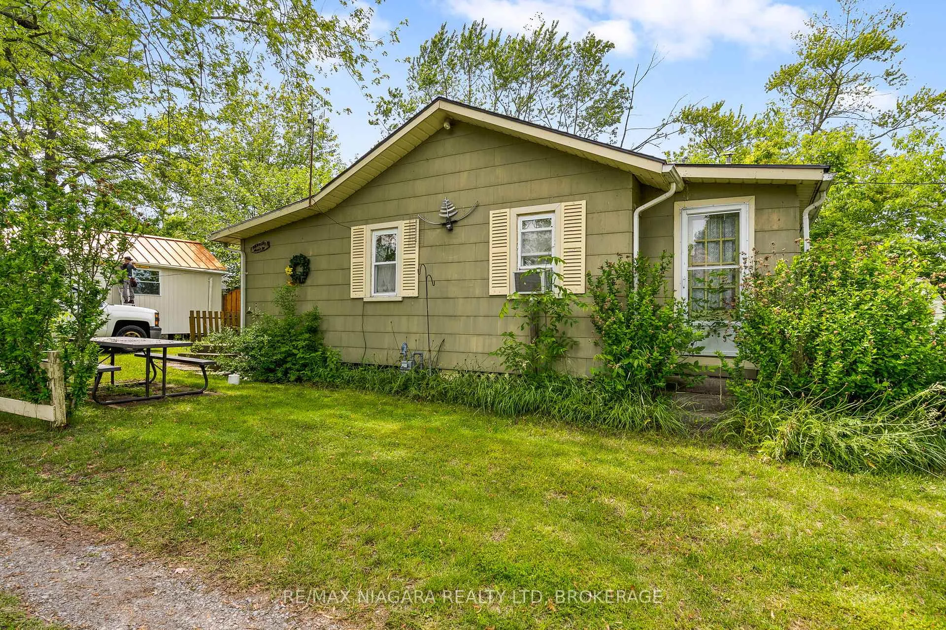 Photo 5 of 12211 Lakeshore Road, Wainfleet, Lakeshore — HOMEH