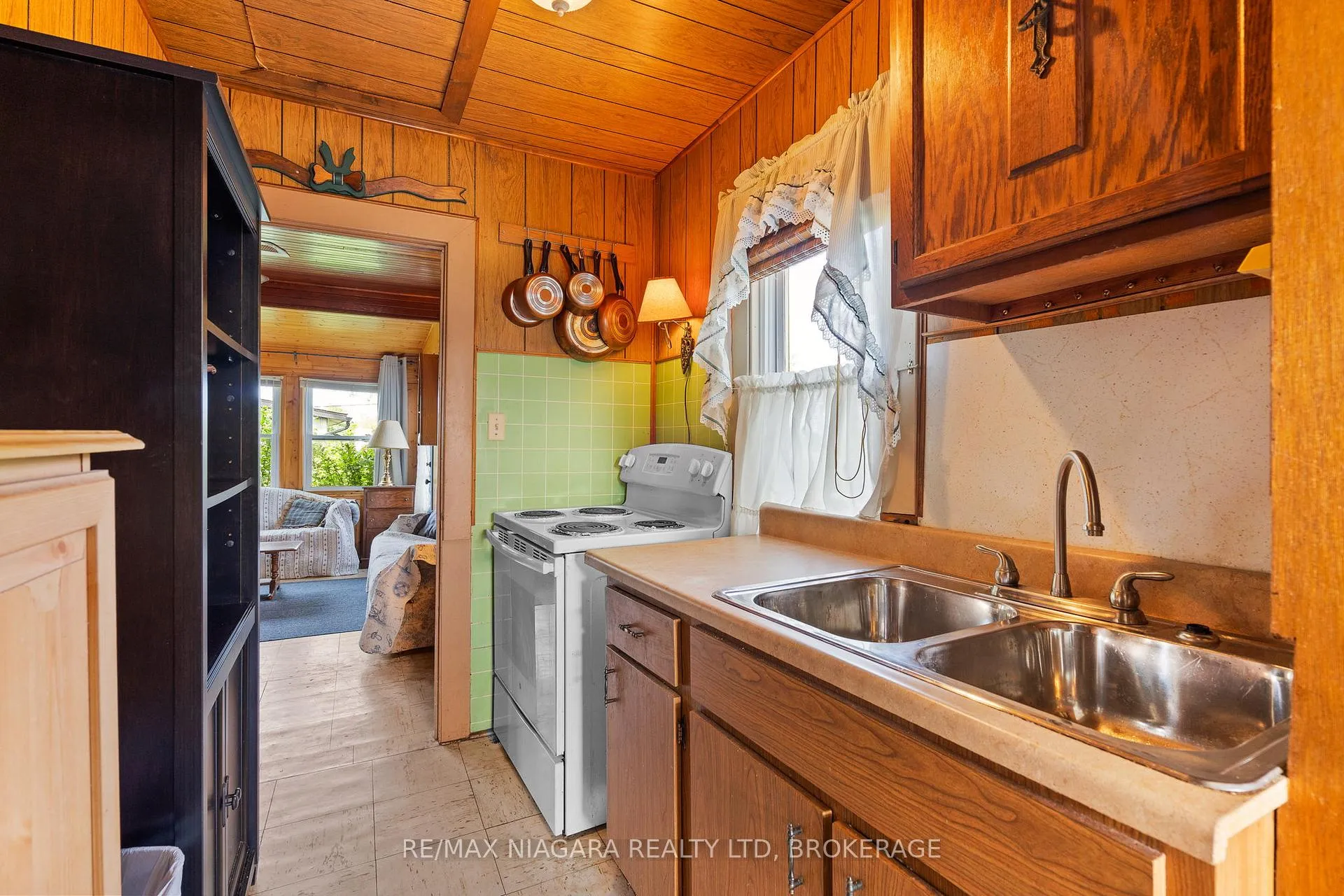 Photo 18 of 12211 Lakeshore Road, Wainfleet, Lakeshore — HOMEH