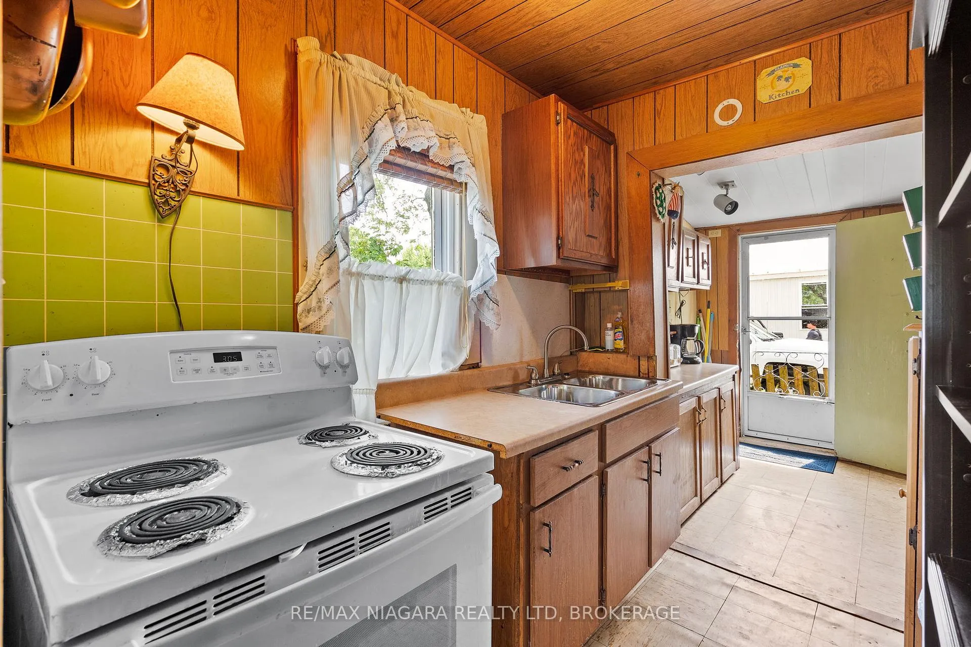 Photo 19 of 12211 Lakeshore Road, Wainfleet, Lakeshore — HOMEH