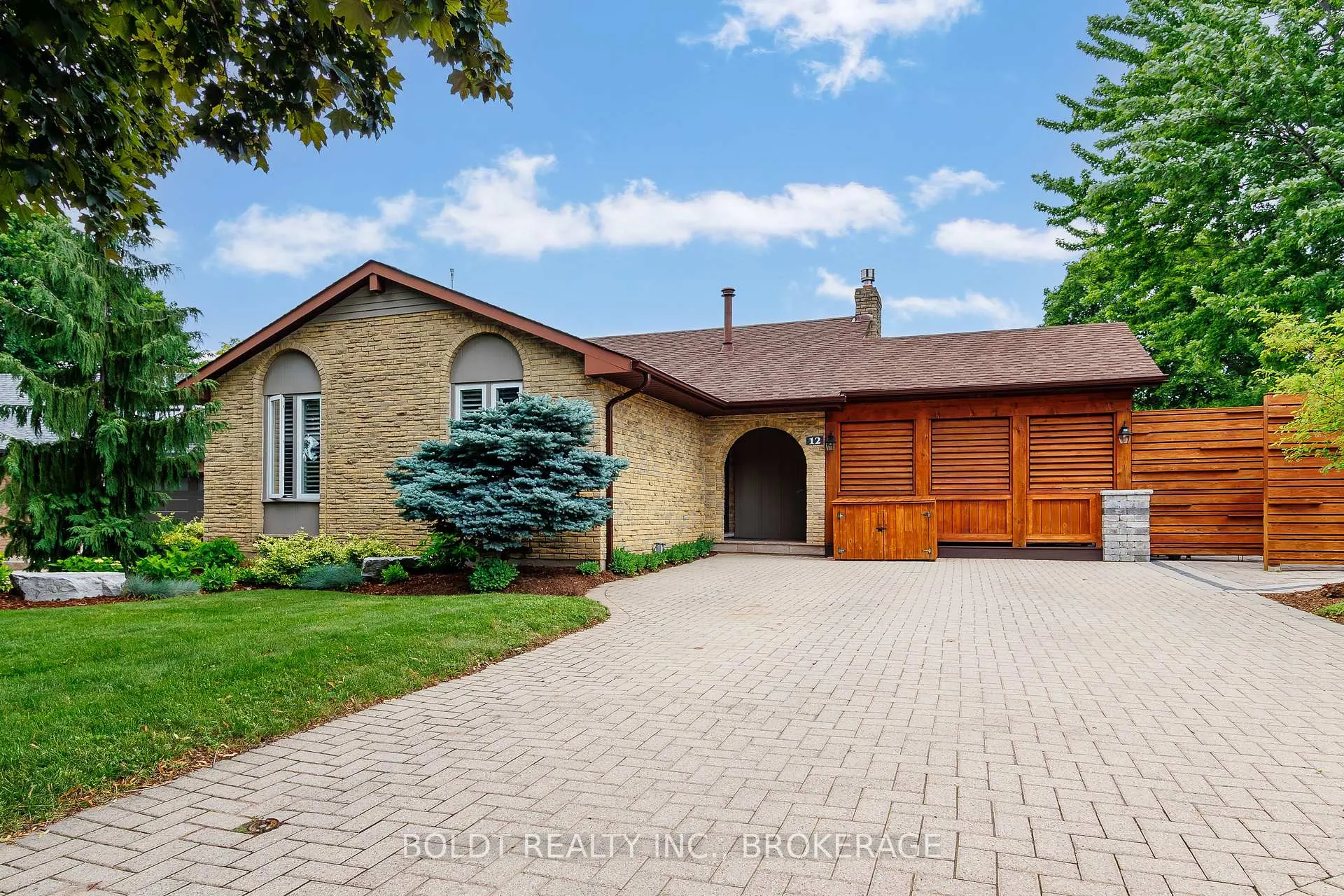 Photo 2 of 12 Cole Farm Boulevard, St. Catharines, Port Dalhousie — HOMEH
