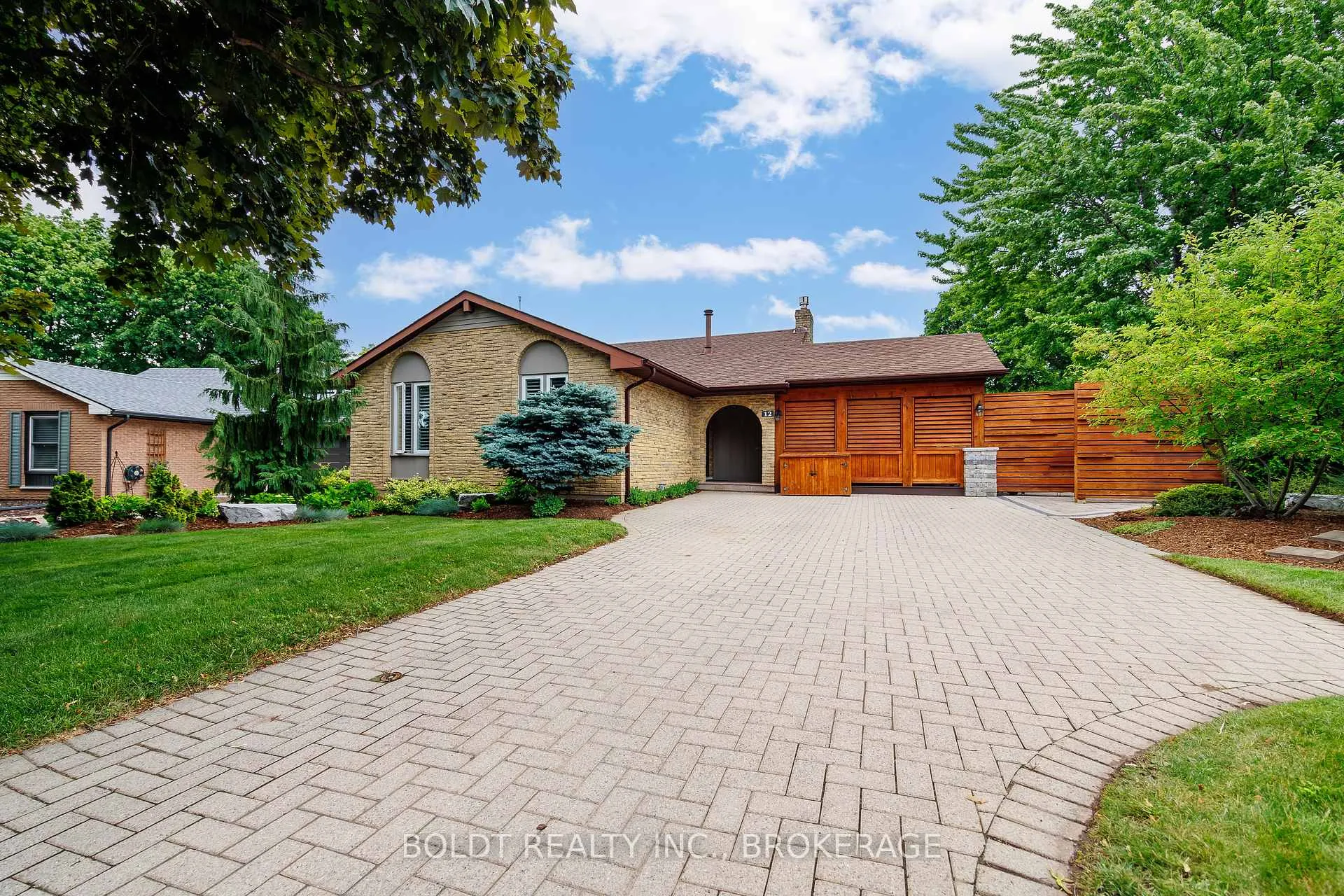 Photo 4 of 12 Cole Farm Boulevard, St. Catharines, Port Dalhousie — HOMEH