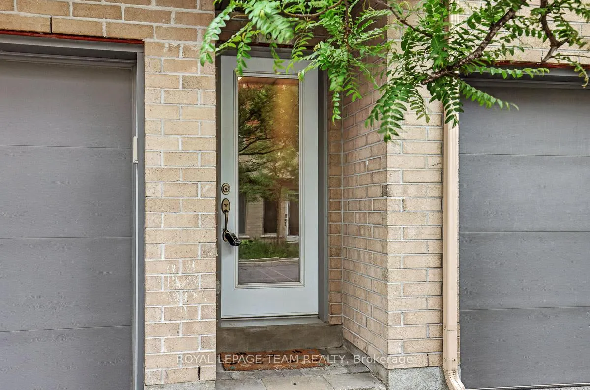 Photo 3 of 806 Terravita Private, Ottawa, Windsor Park Village — HOMEH