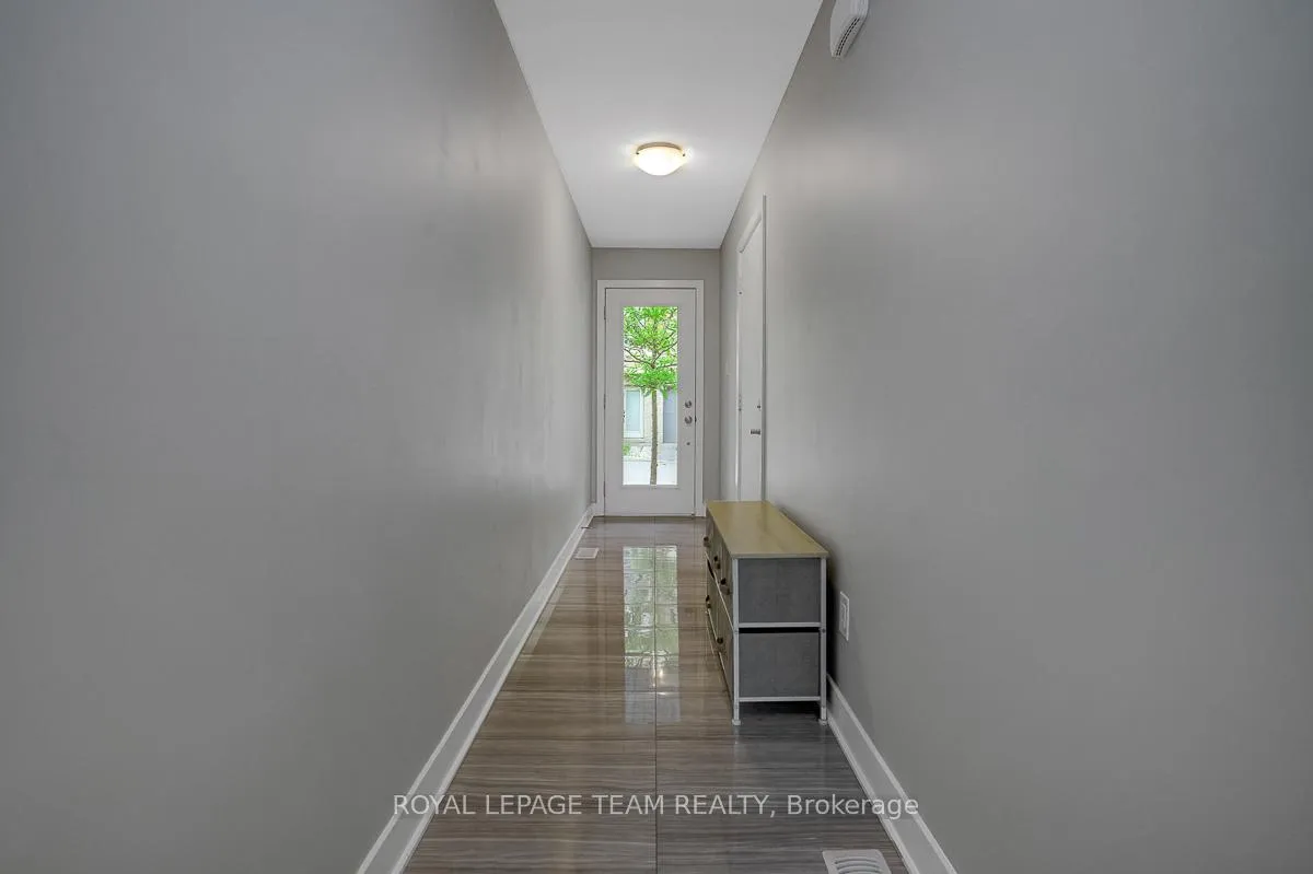 Photo 4 of 806 Terravita Private, Ottawa, Windsor Park Village — HOMEH