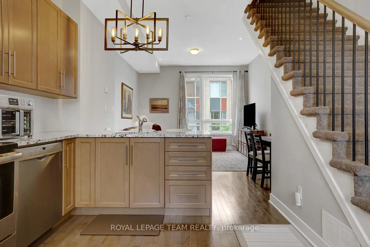 Photo 10 of 806 Terravita Private, Ottawa, Windsor Park Village — HOMEH