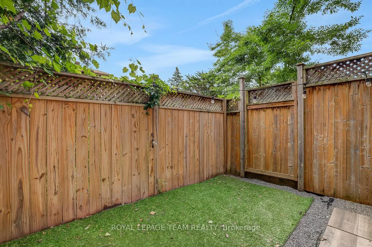 Photo 35 of 806 Terravita Private, Ottawa, Windsor Park Village — HOMEH