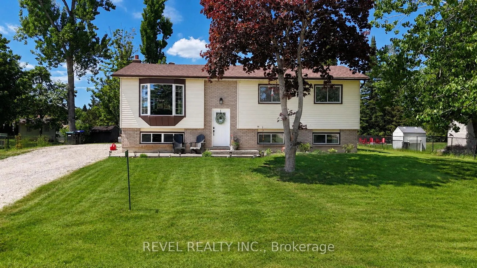 Photo 1 of 4 Robbins Drive, Oro-Medonte, Warminster — HOMEH