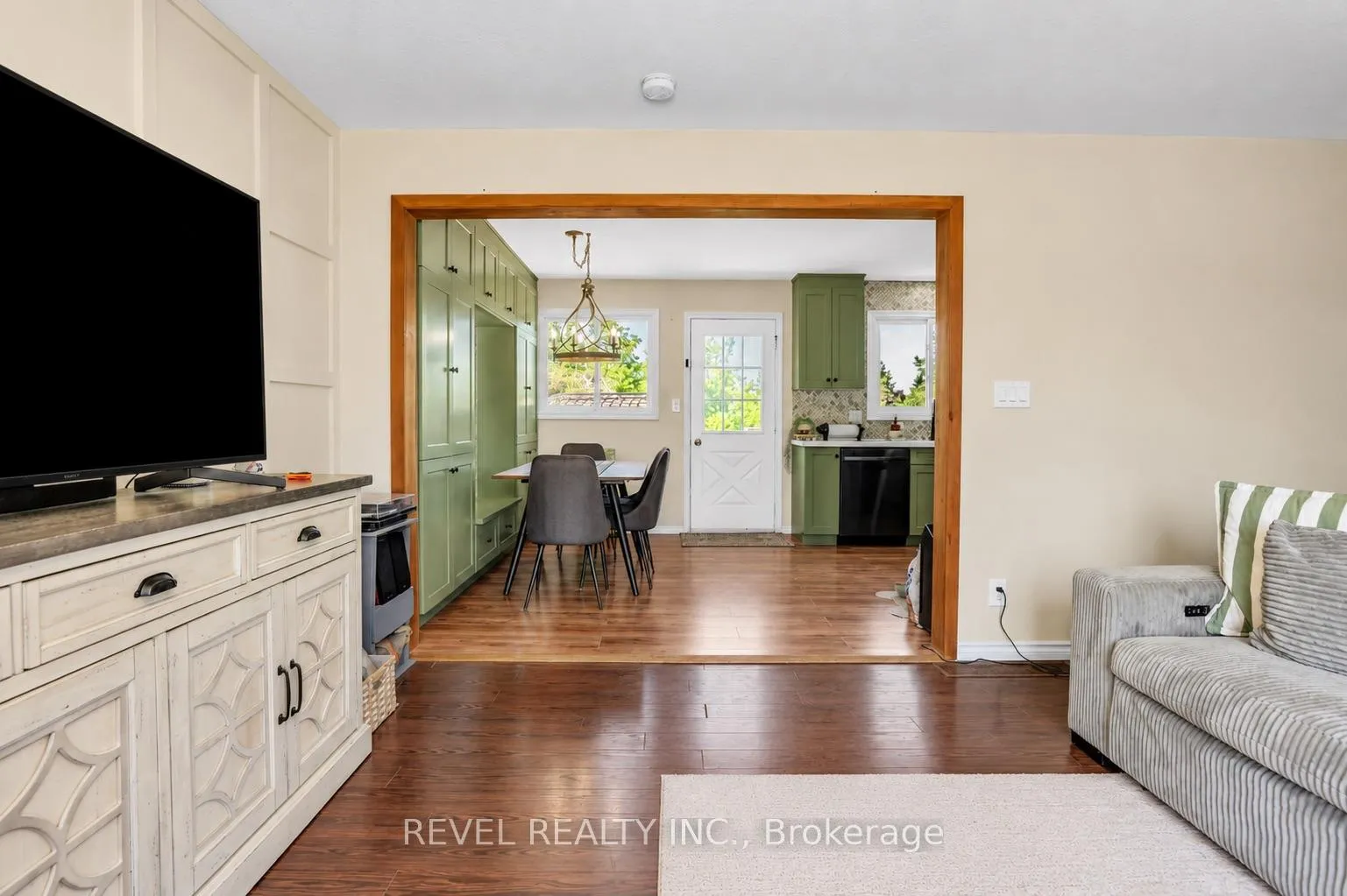 Photo 5 of 4 Robbins Drive, Oro-Medonte, Warminster — HOMEH