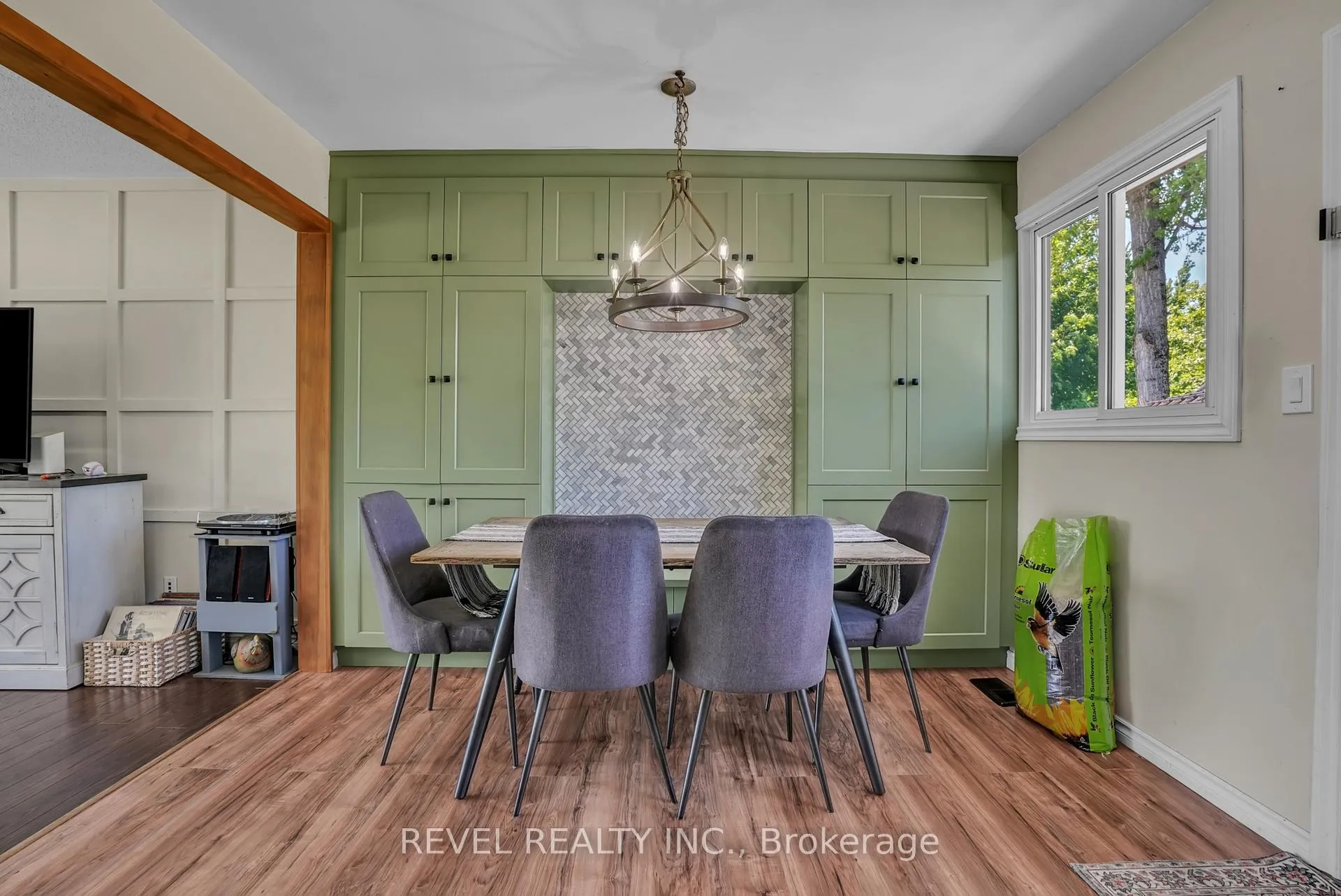 Photo 7 of 4 Robbins Drive, Oro-Medonte, Warminster — HOMEH