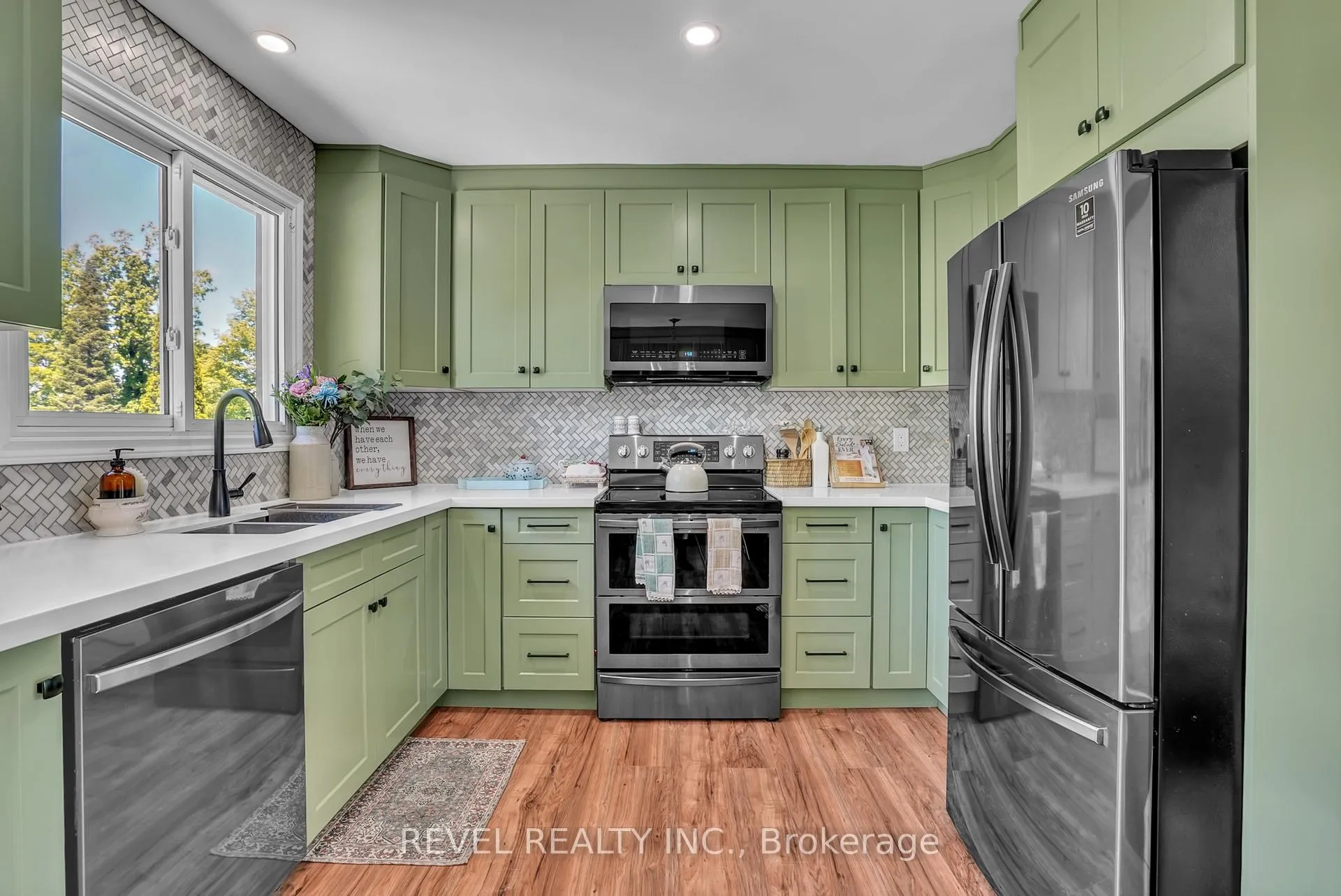 Photo 10 of 4 Robbins Drive, Oro-Medonte, Warminster — HOMEH