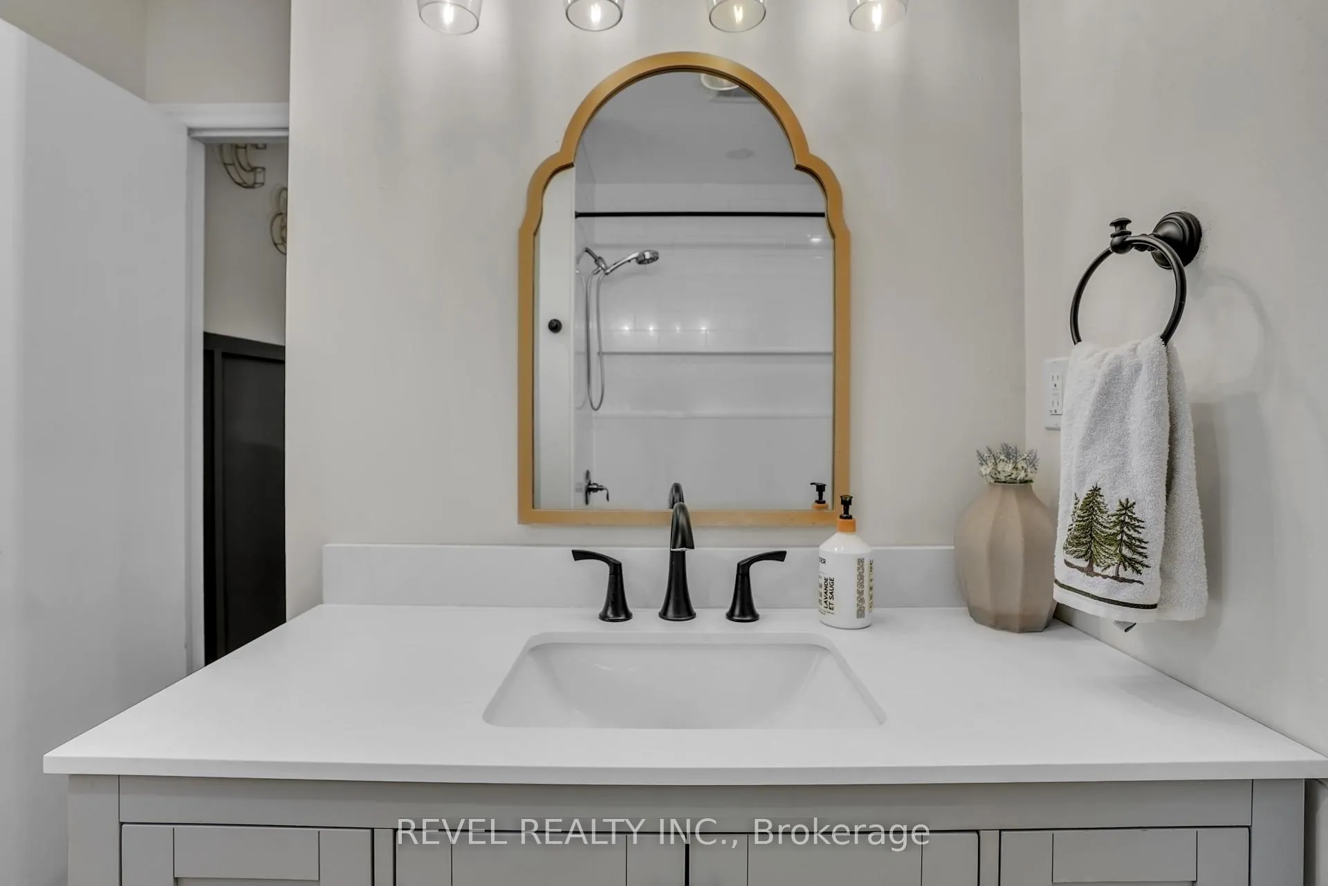 Photo 14 of 4 Robbins Drive, Oro-Medonte, Warminster — HOMEH