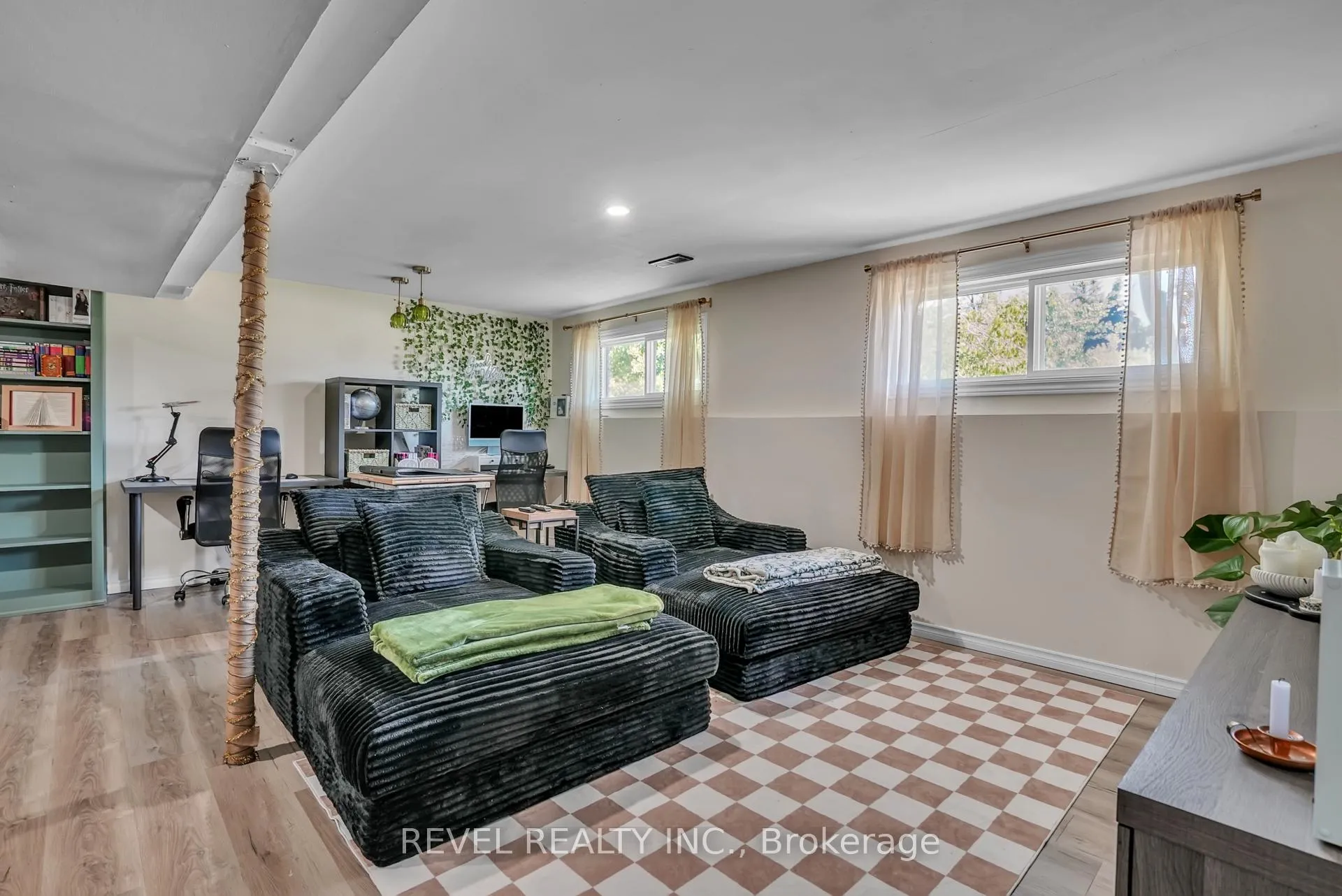 Photo 24 of 4 Robbins Drive, Oro-Medonte, Warminster — HOMEH