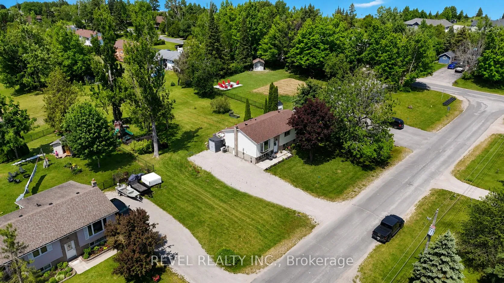 Photo 32 of 4 Robbins Drive, Oro-Medonte, Warminster — HOMEH