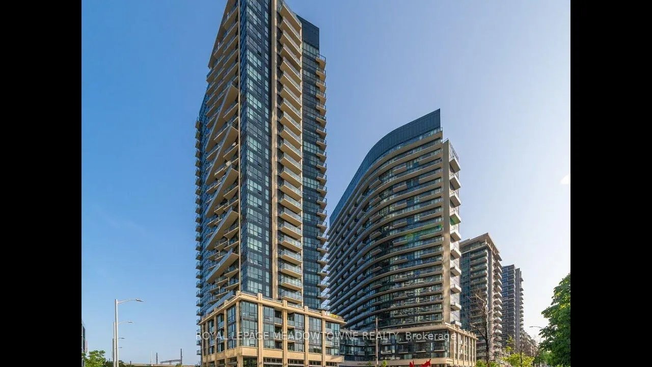 Front of Unit 1809, 49 East Liberty Street