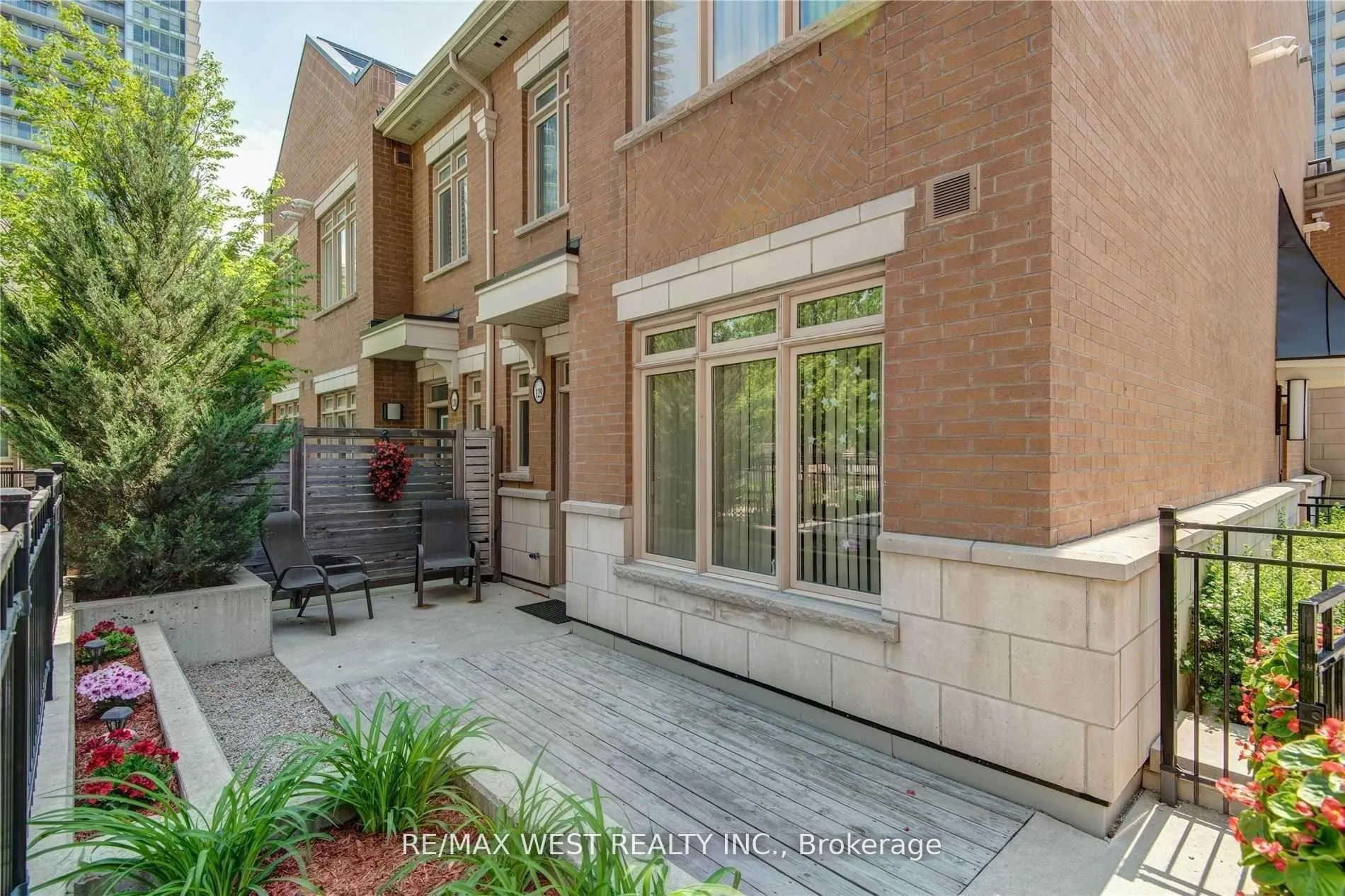 Front of Unit 129, 383 Prince Of Wales Drive