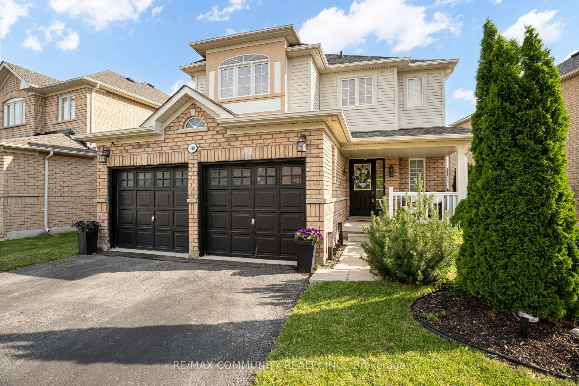 Photo 2 of 940 Ormond Drive, Oshawa, Samac — HOMEH