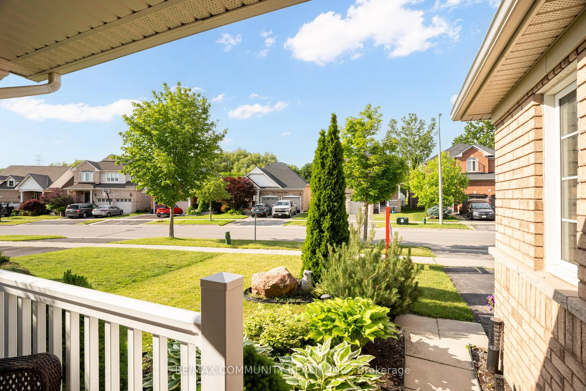 Photo 3 of 940 Ormond Drive, Oshawa, Samac — HOMEH